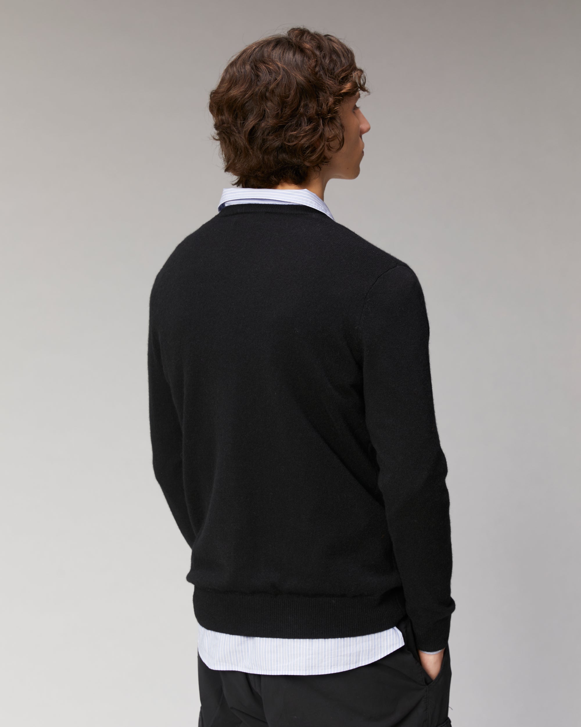 NOIR / NEW / QTY : 1 / Pull Col Rond Coeur - Noir