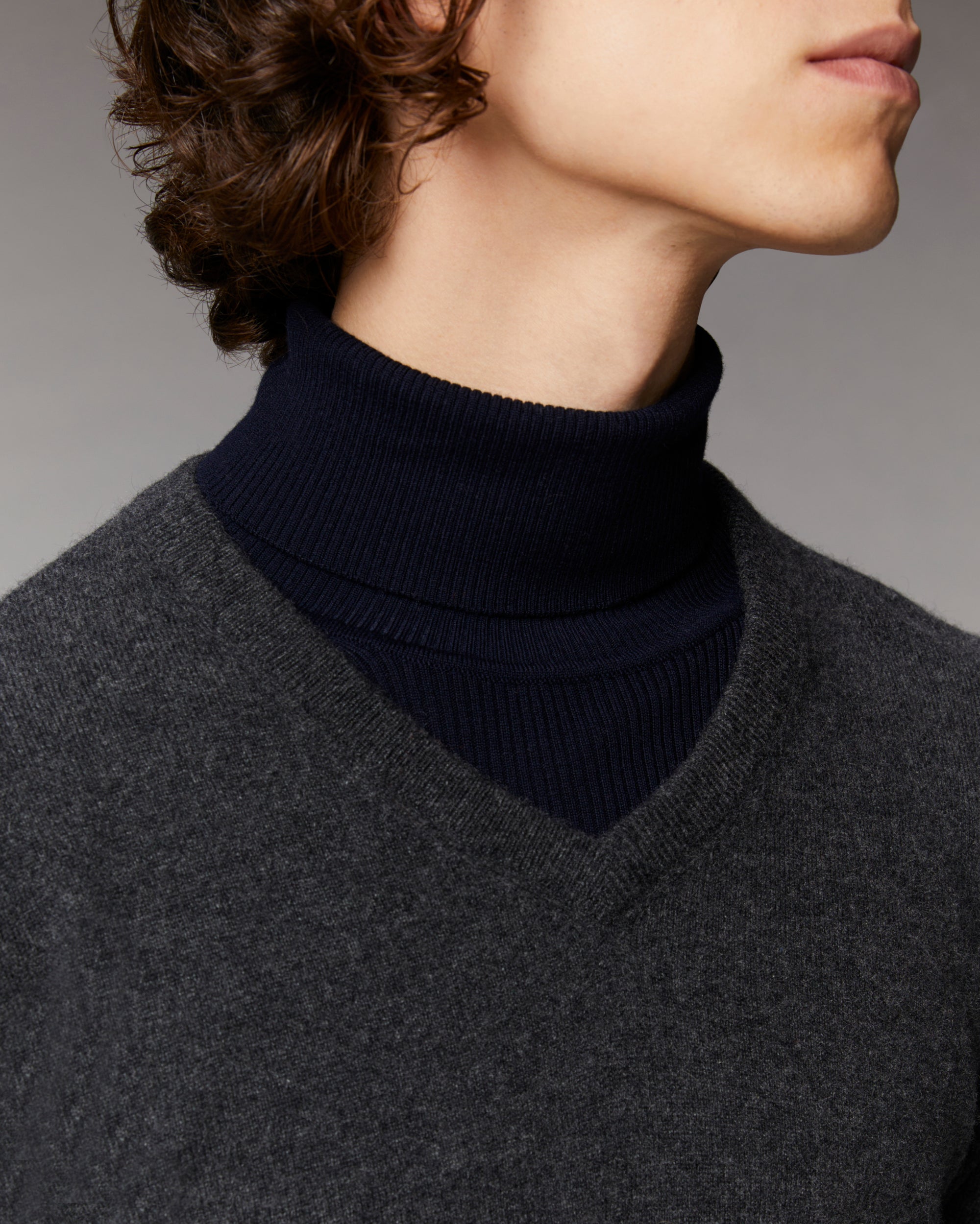 ZZ HORS LIGNE Pull col V basique en cachemire - Anthracite