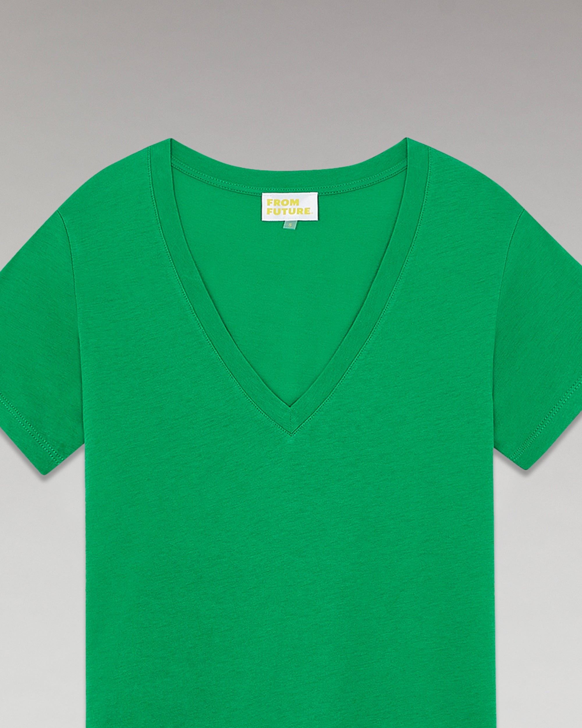 SUMMER GREEN / DJV / QTY : 4 / T-Shirt Col V Basique - Summer Green
