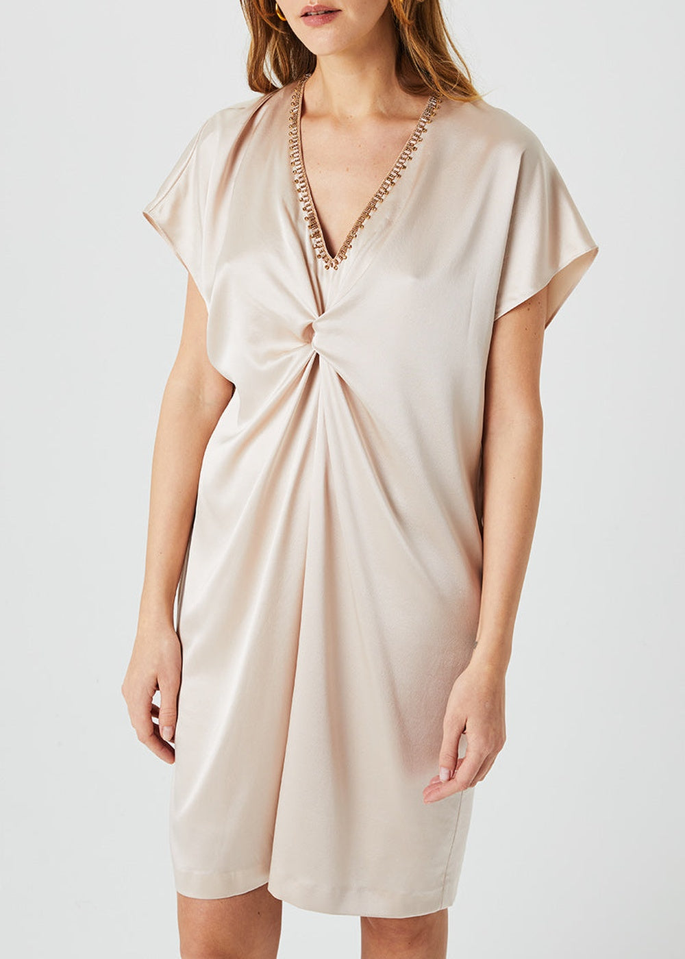 Robe froncée à bijoux en soie - Beige