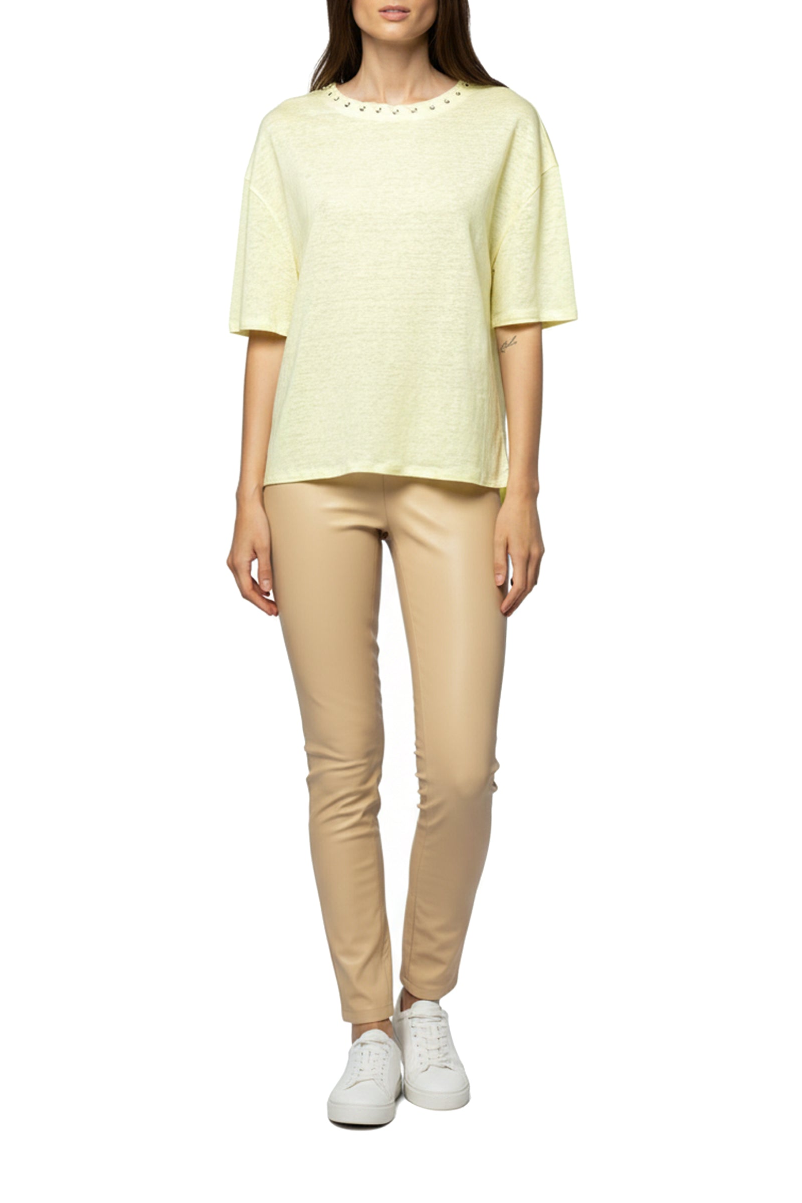 Timaela T-shirt in linen with lace-up neckline - Lemonade