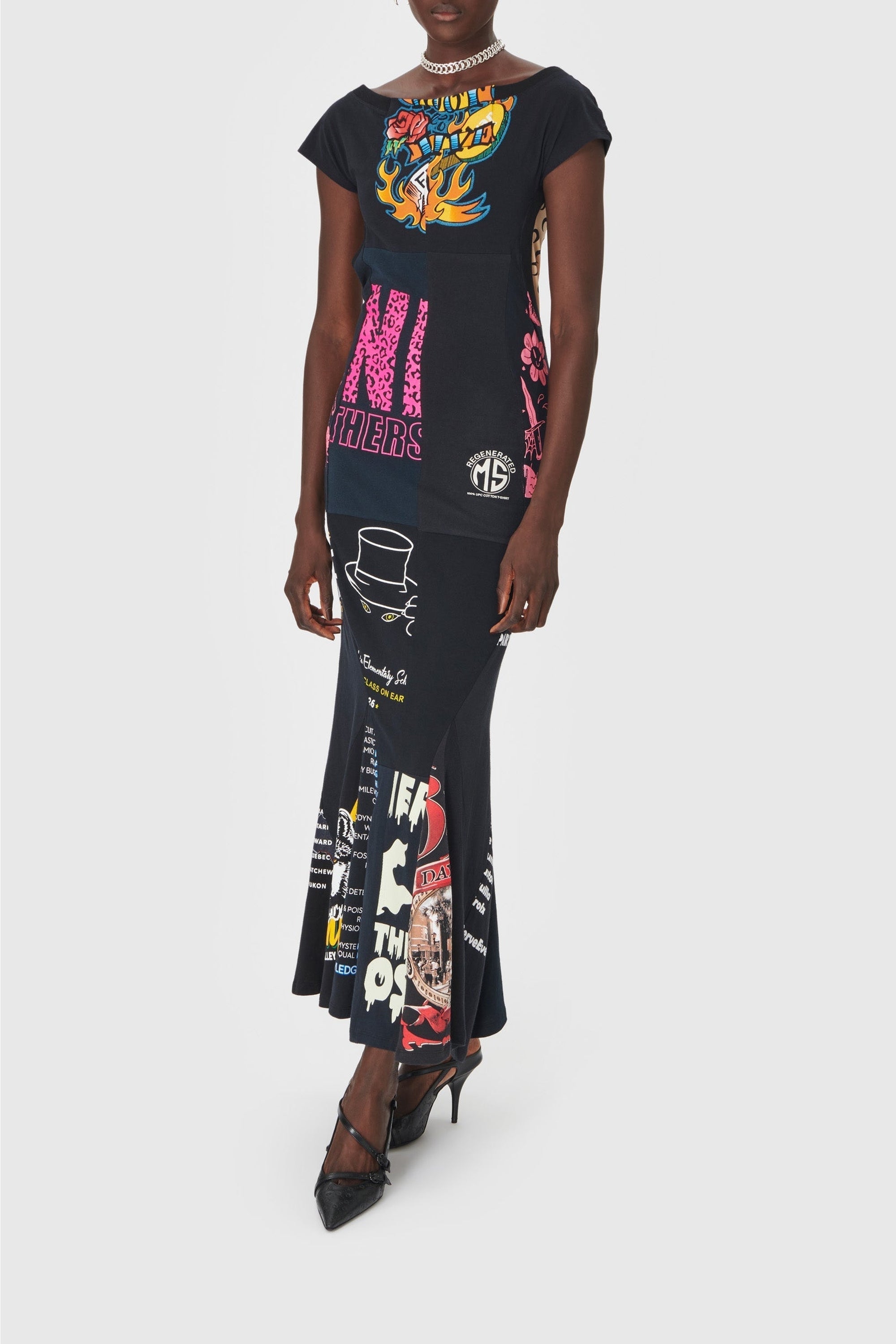 PRIX MARQUE : 390€_Black Robe - Black