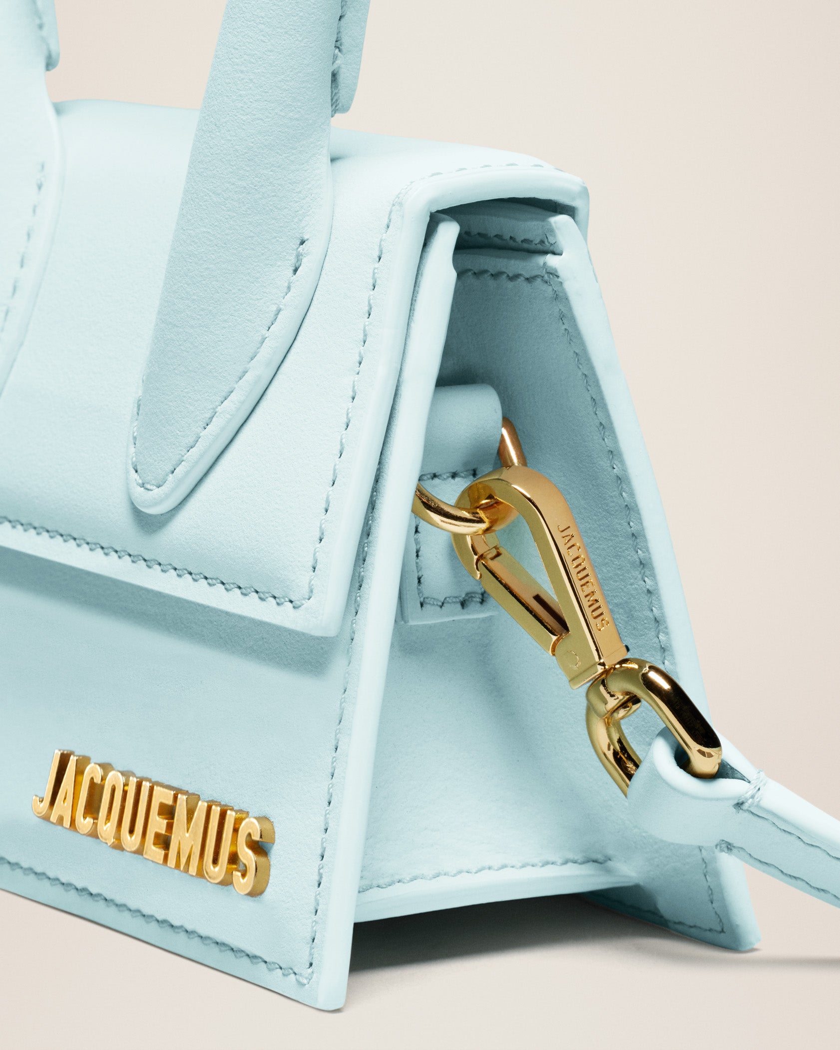 PALE BLUE LE CHIQUITO