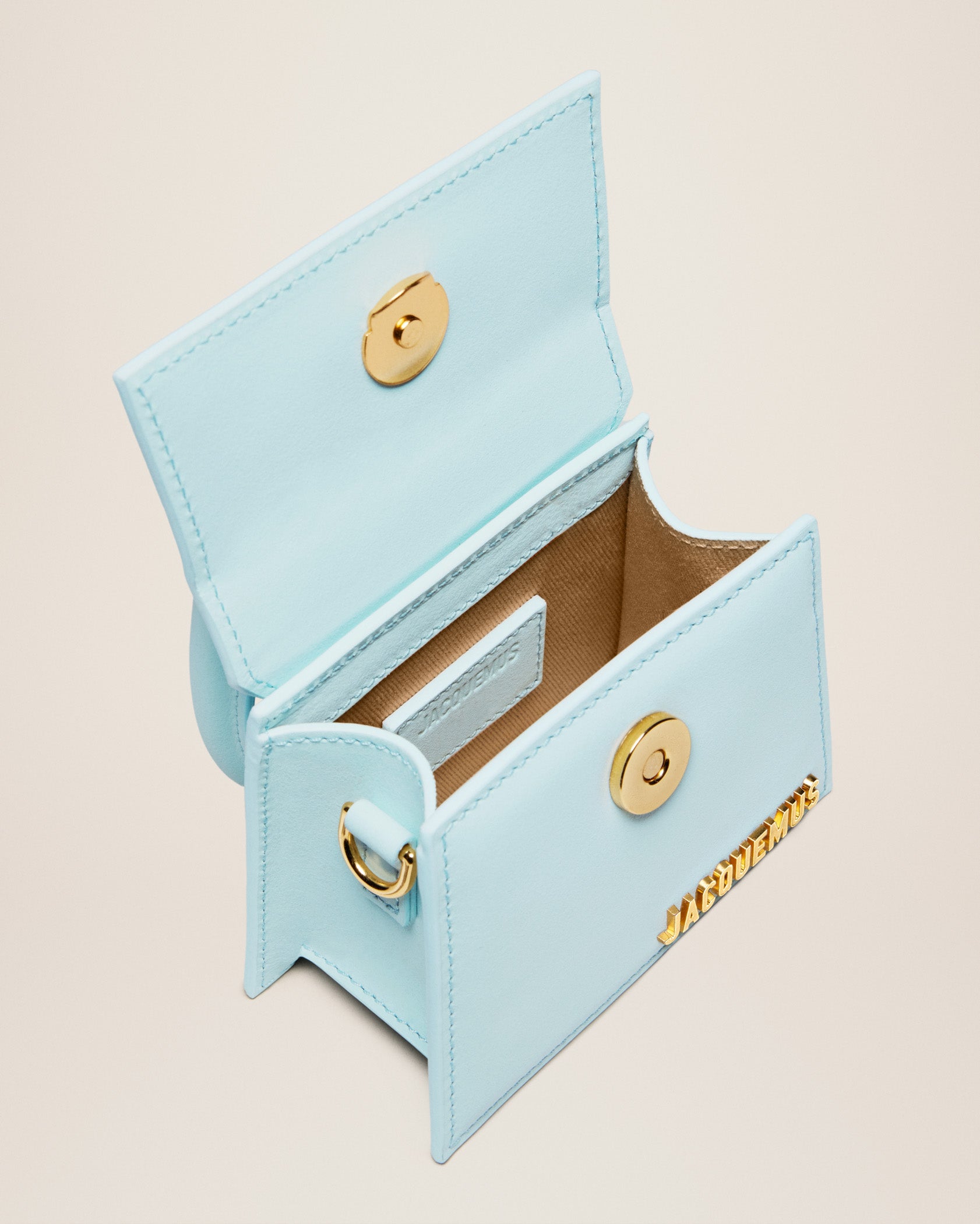 PALE BLUE LE CHIQUITO