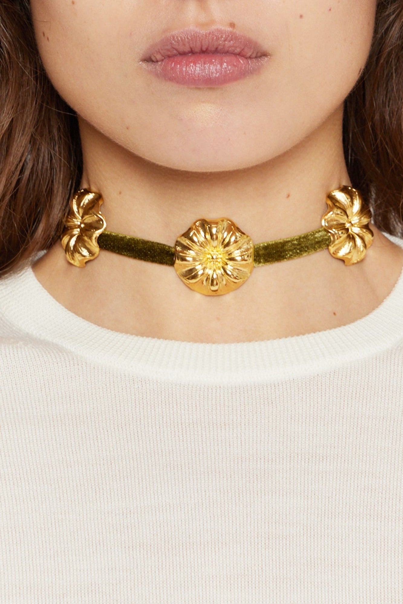 ECRU Elizabeth Choker Daisy Collier ras du cou avec fleurs plaquées or