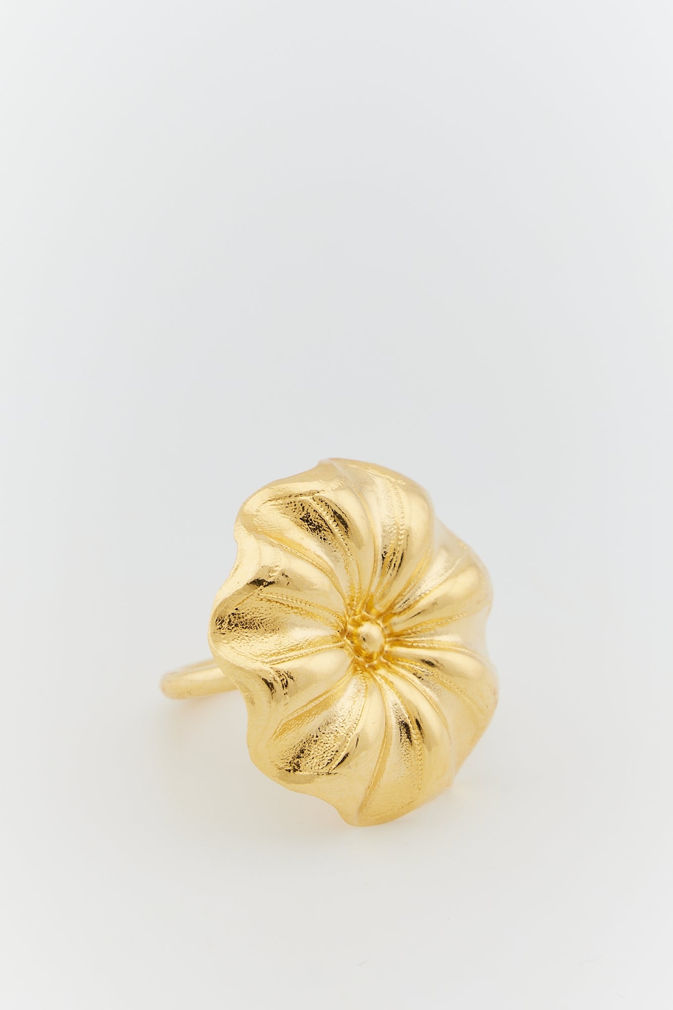 GOLD LOUISE DAISY Bague plaquée or avec fleur