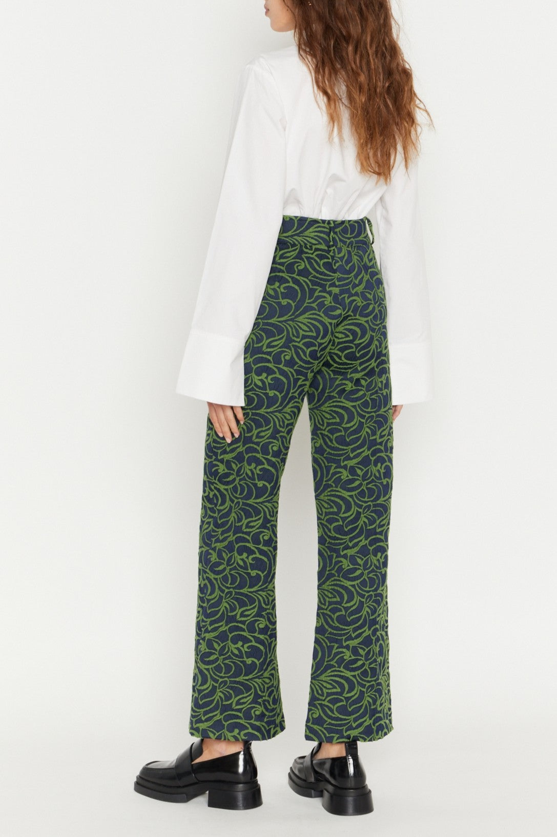 NAVY & OLIVE YOSHI JACQUARD pantalon évasé à imprimé jacquard