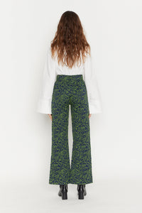 NAVY & OLIVE YOSHI JACQUARD pantalon évasé à imprimé jacquard
