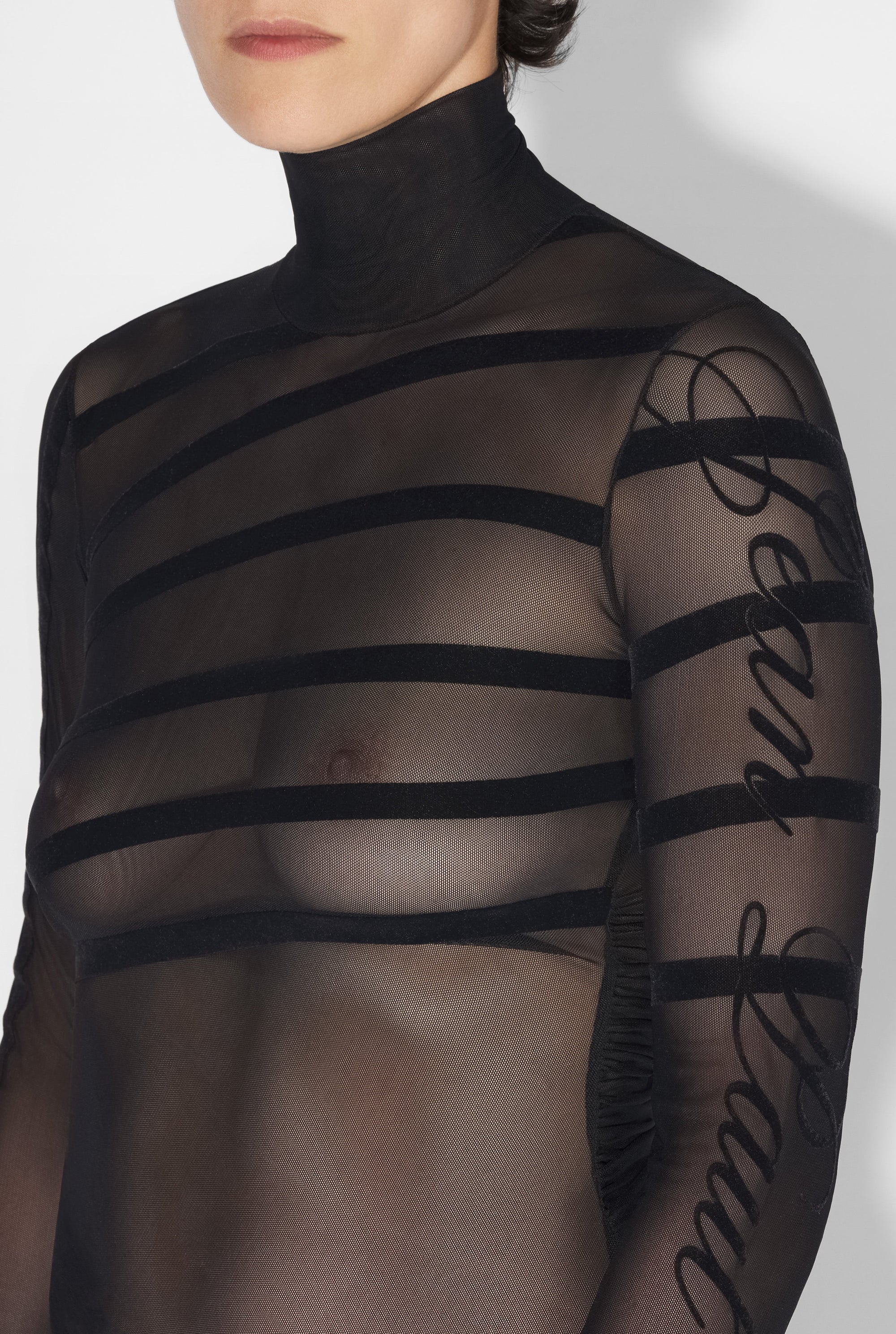 Long-sleeved tulle bodysuit - Black & Black