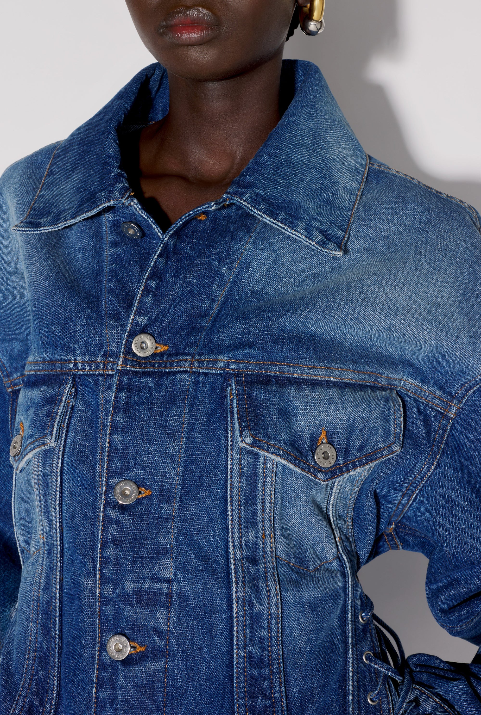 Veste cintrée à lacets en denim - Vintage Blue