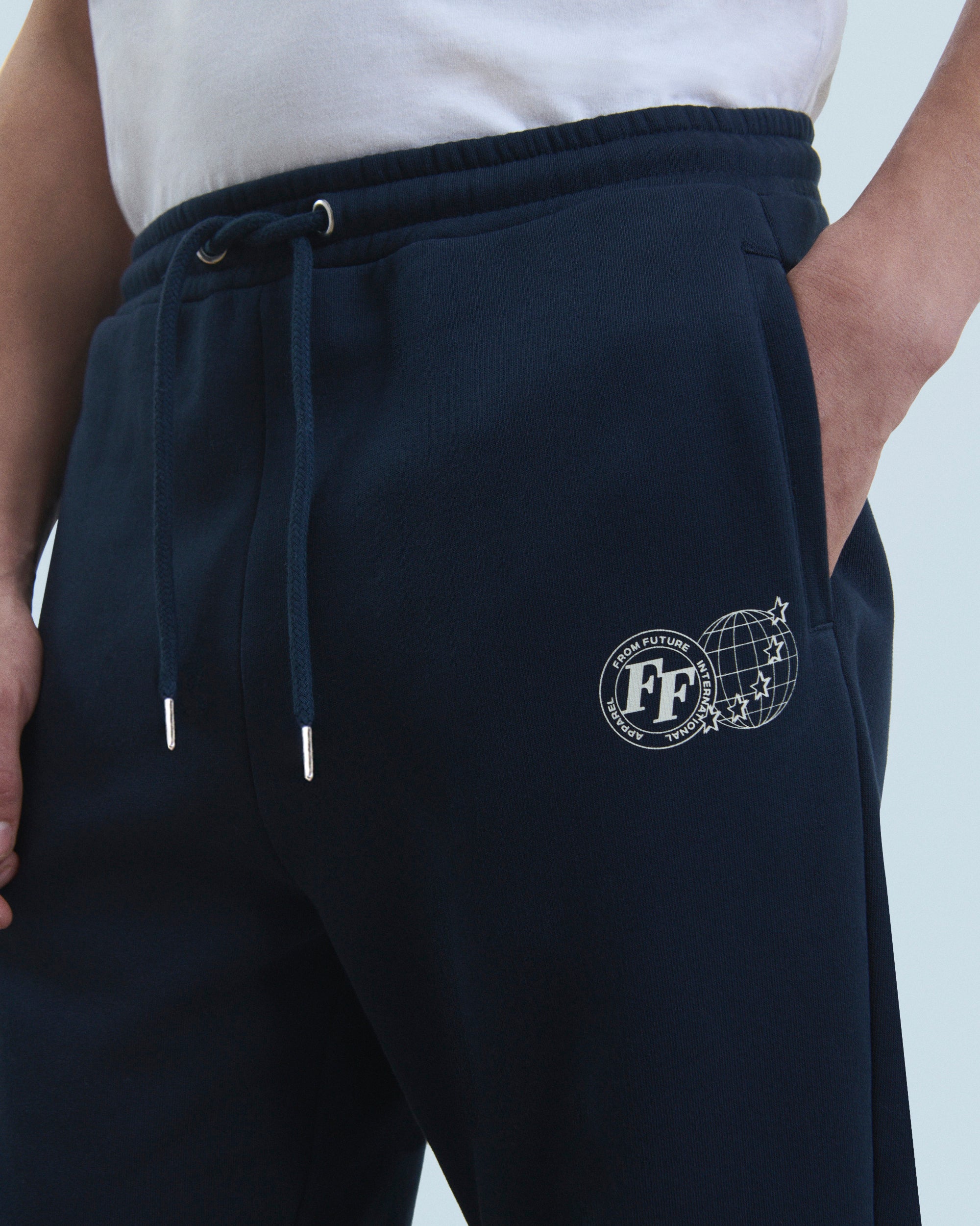 NAVY / NEW / QTY : 44 / Jogging Droit From Future Community - Navy