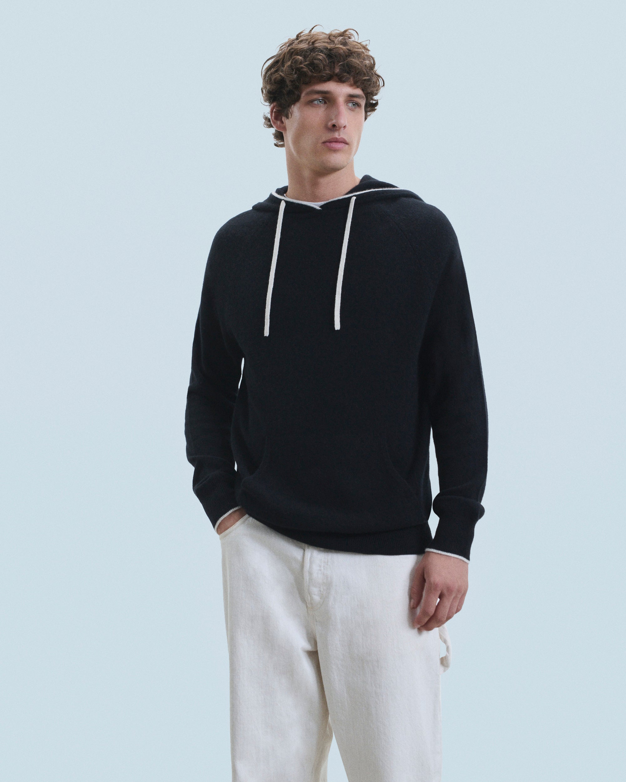 NOIR / NEW / QTY : 1 / Pull Hoodie Liserets Contrastes Léger - Noir