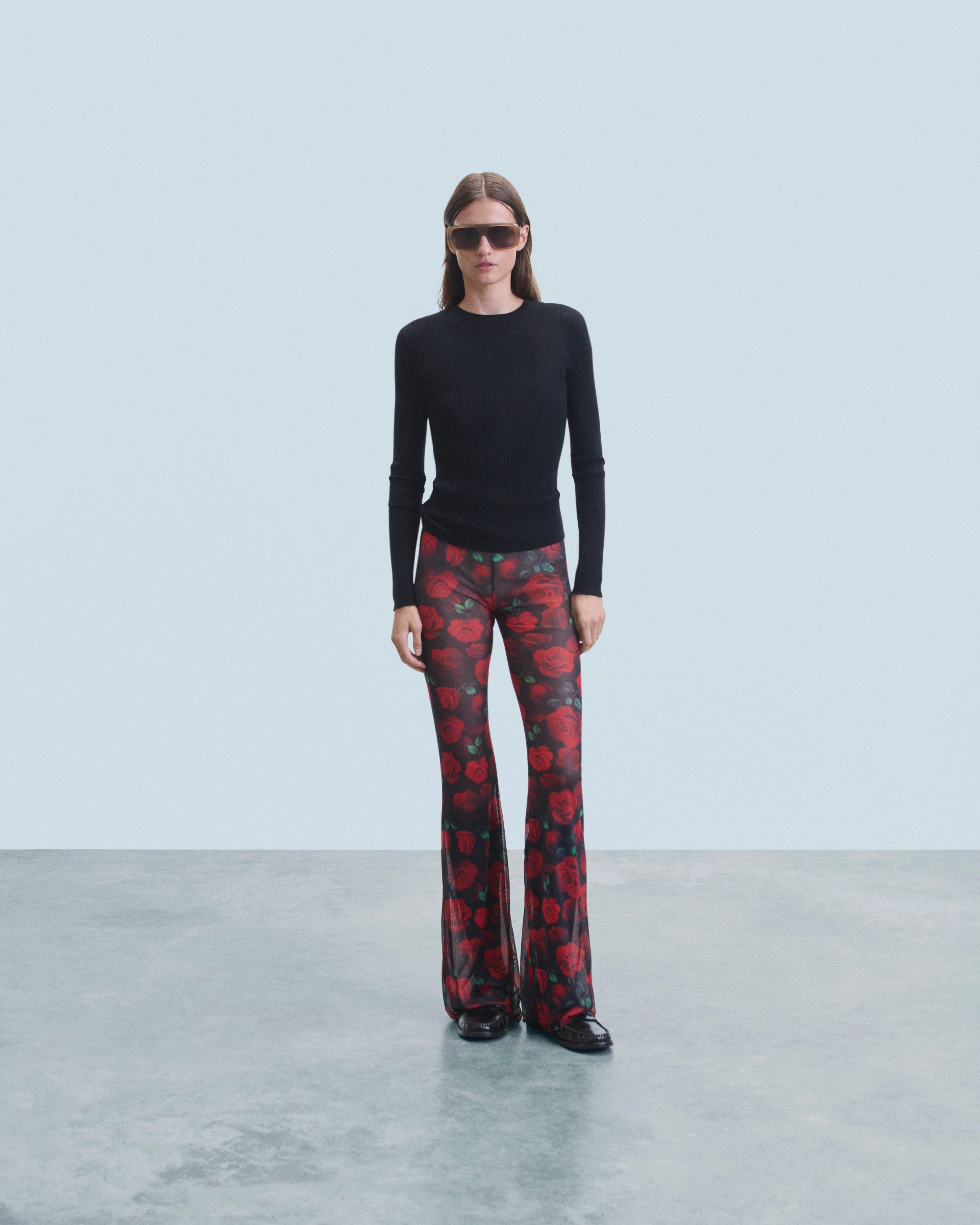 PASSIONATE ROSES / NEW / QTY : 82 / Pantalon Flare Mesh - Passionate Roses