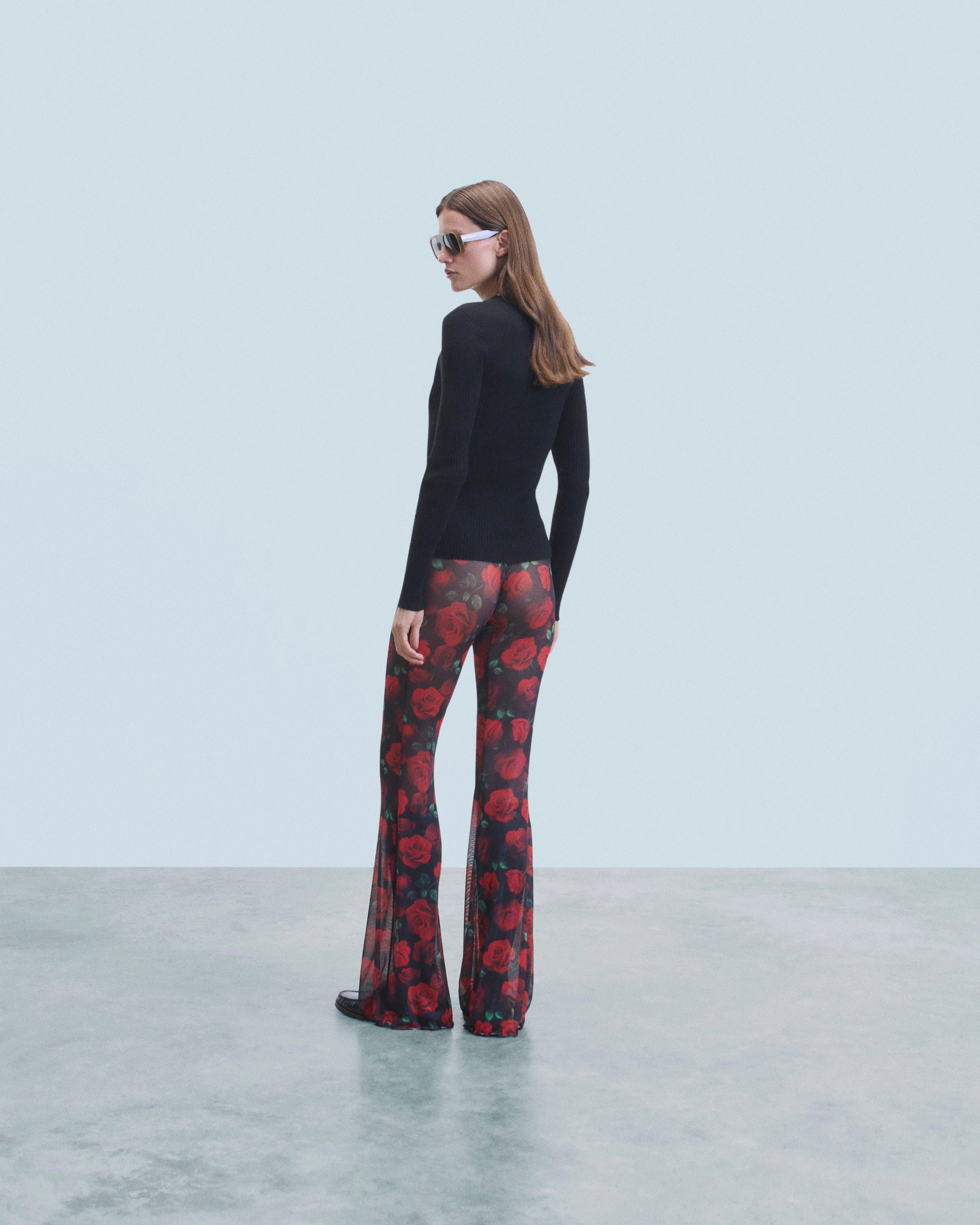 PASSIONATE ROSES / NEW / QTY : 82 / Pantalon Flare Mesh - Passionate Roses