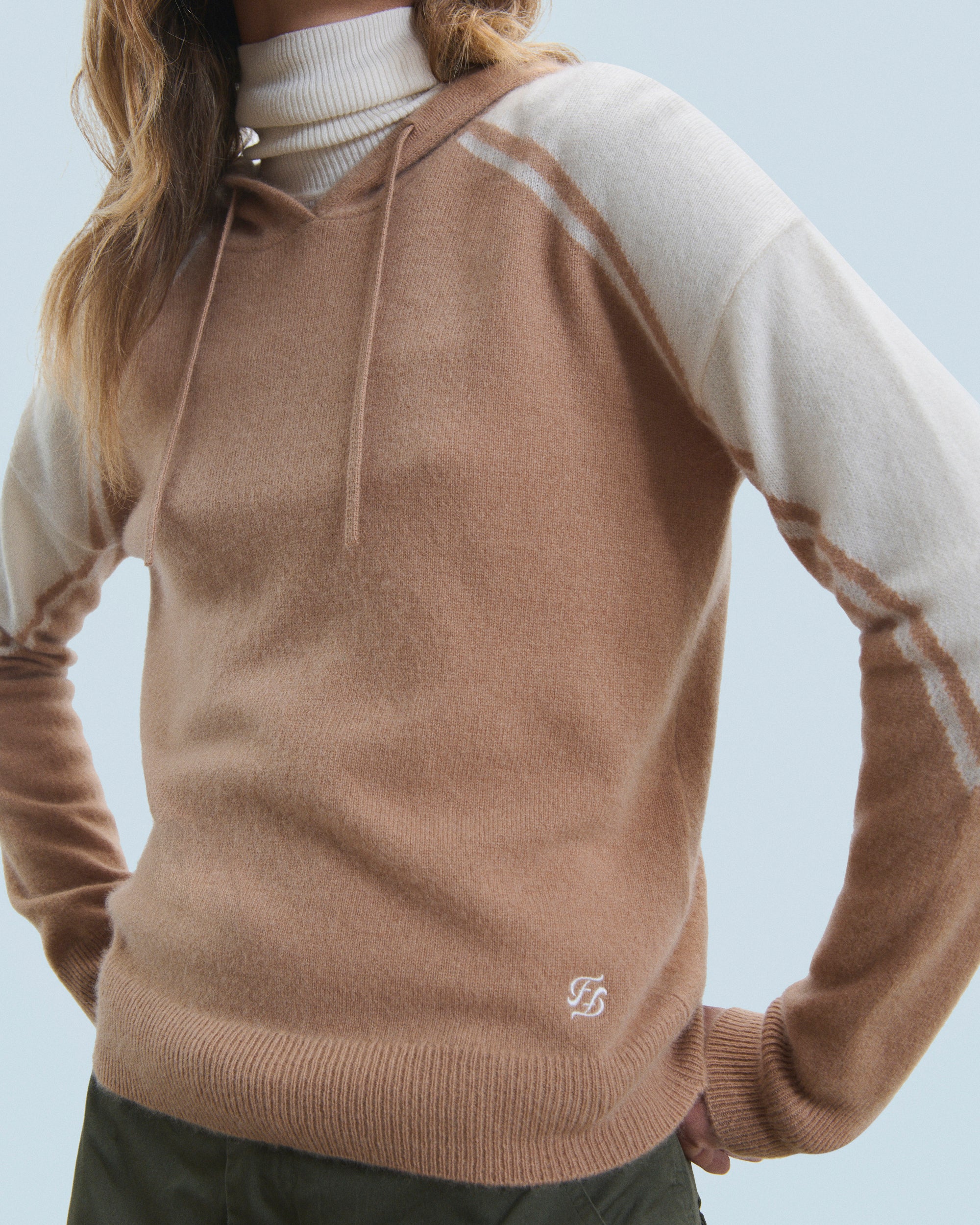 CAMEL / DJV / QTY : 3 / Pull Hoodie - Camel