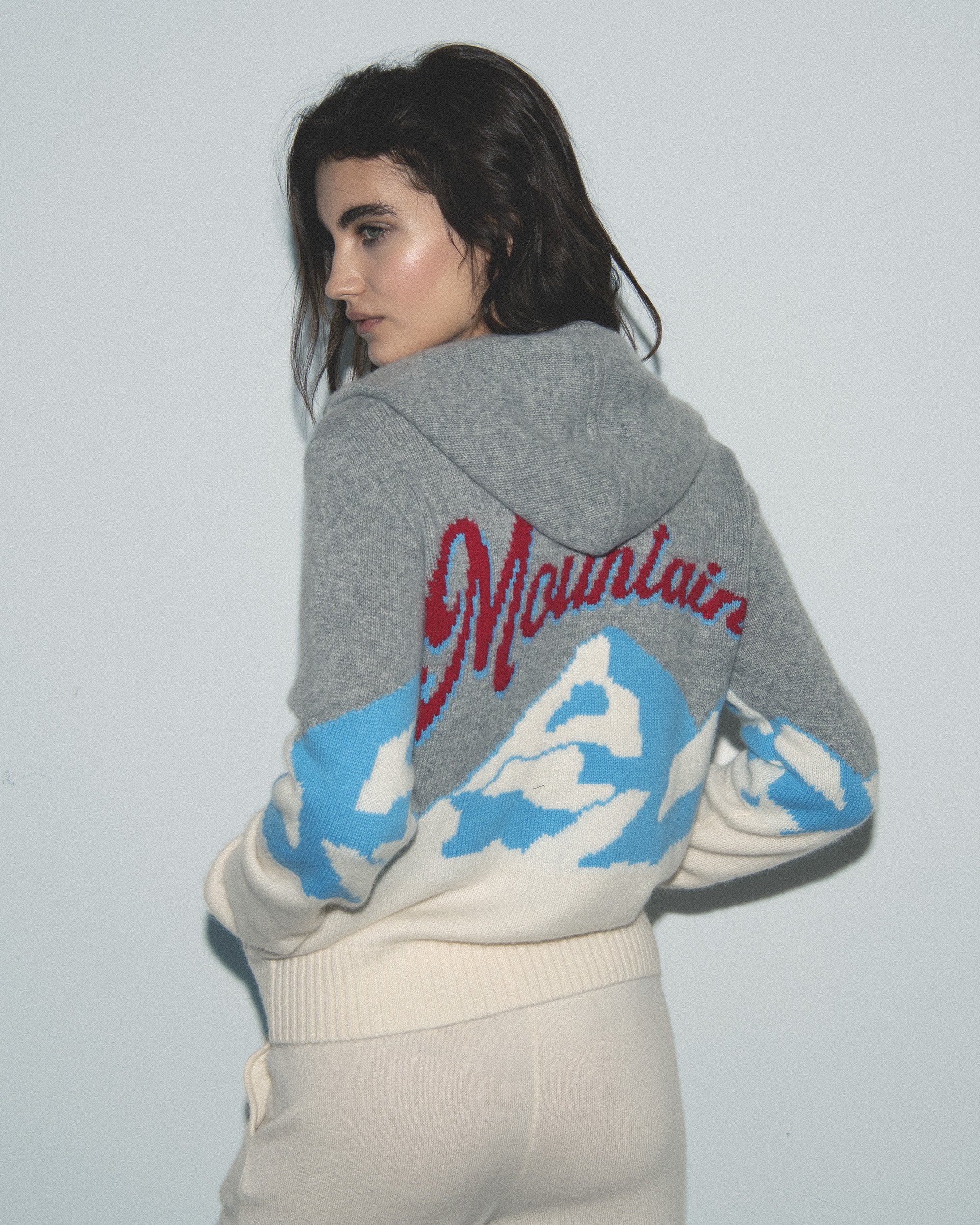ECRU / NEW / QTY : 4 / Pull Hoodie Montagne - Ecru