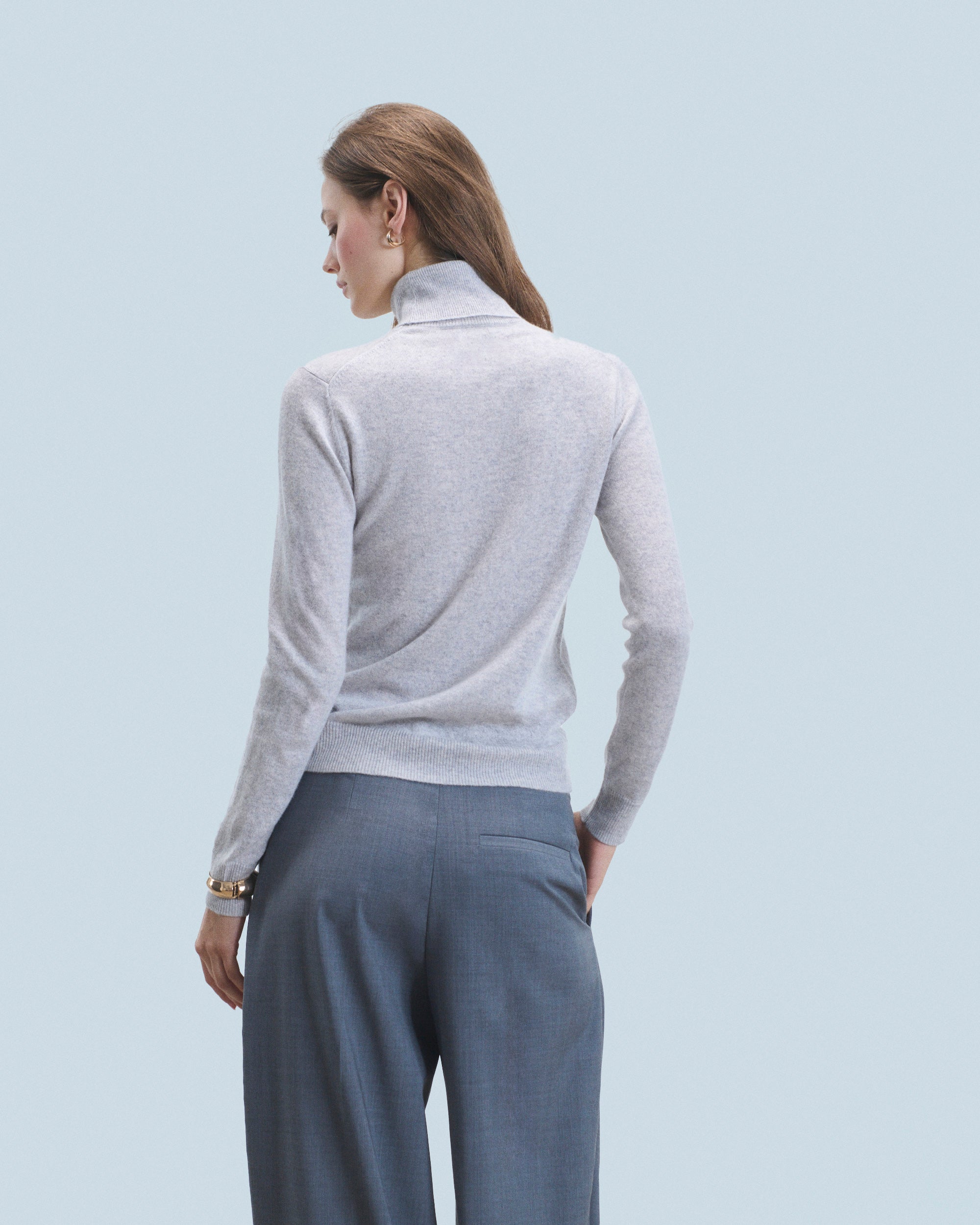 GRIS CHINE CLAIR / NEW / QTY : 13 / Pull Col Roule Basique - Gris Chine Clair
