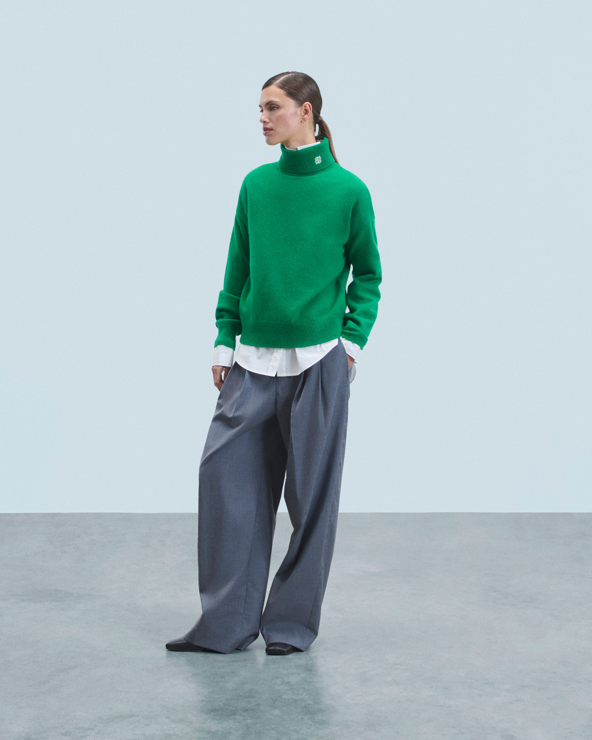 MOUNTAIN GREEN / NEW / QTY : 8 / Pull Col Roulé - Mountain Green