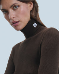CHOCOLAT / NEW / QTY : 3 / Pull Col Roulé - Chocolat