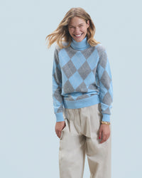 BABY BLUE / NEW / QTY : 4 / Pull Col Roulé à Motif Losange - Baby Blue