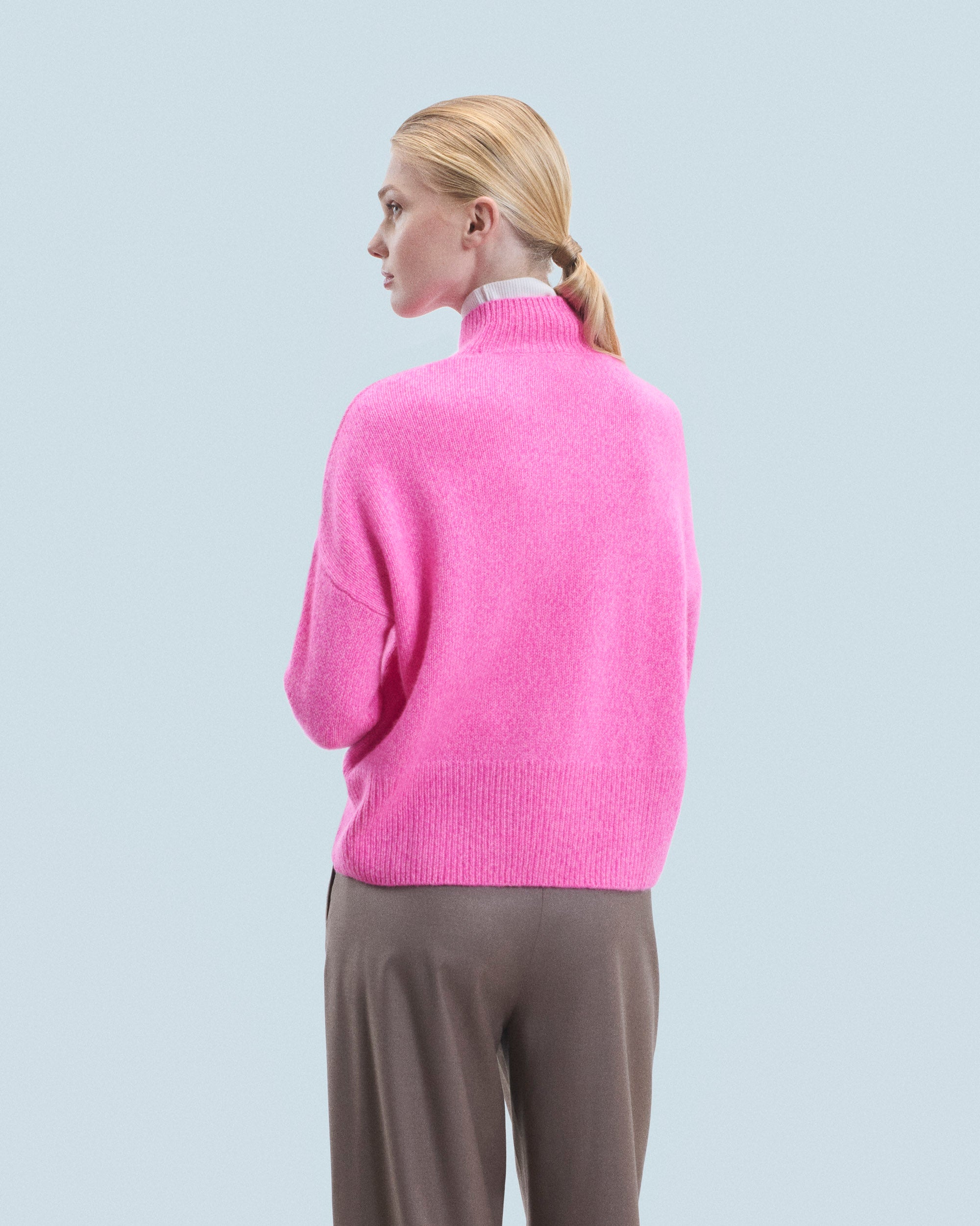 Y. ONLY PORTE / BRIGHT PINK MOULINE / NEW / QTY : 46 / Pull Col Montant Oversize - Bright Pink Mouline