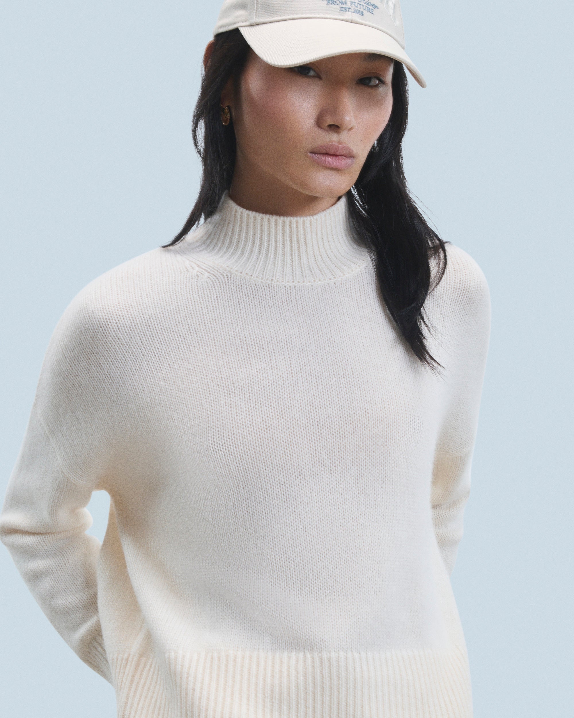 ECRU / NEW / QTY : 67 / Pull Col Montant Oversize - Ecru