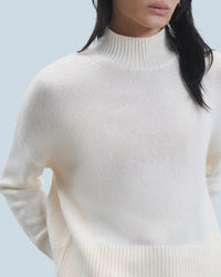 Pull oversize à col montant en cachemire - Ecru