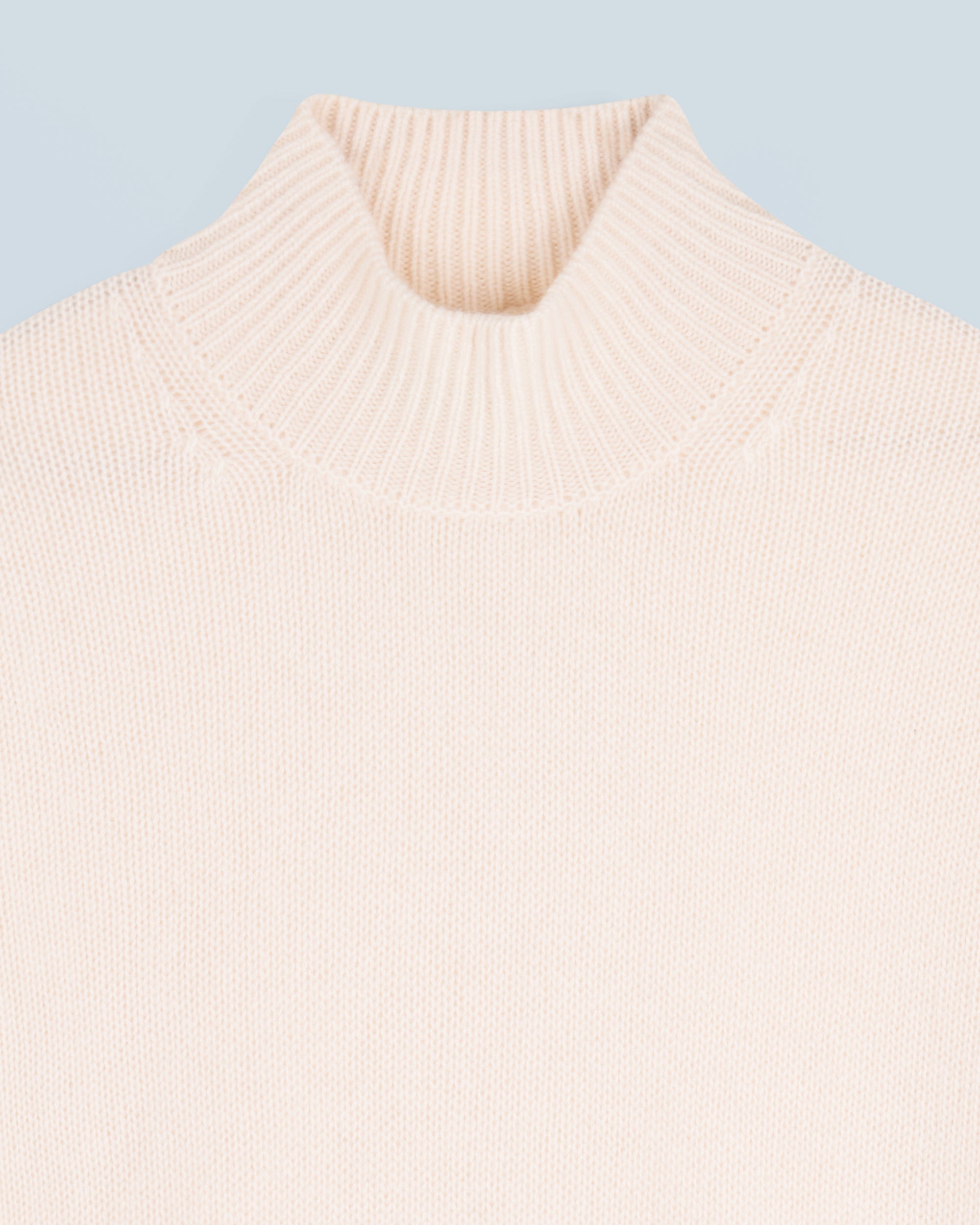 ECRU / NEW / QTY : 67 / Pull Col Montant Oversize - Ecru