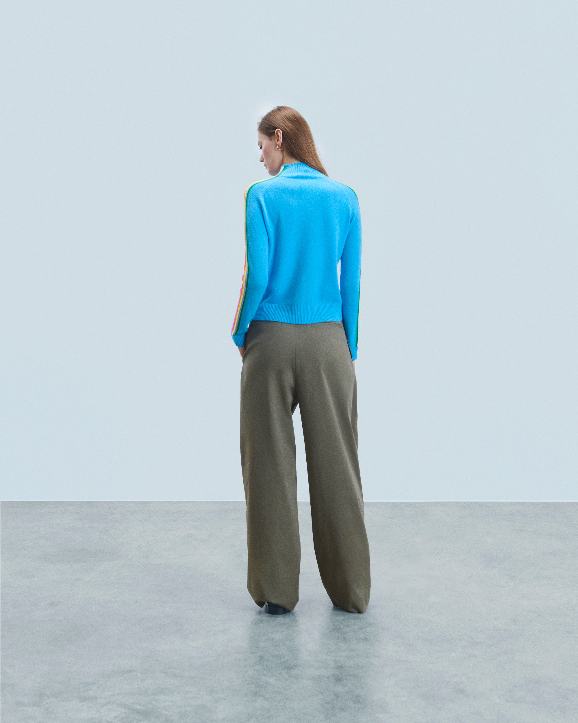 DREAMY BLUE / NEW / QTY : 9 / Pull Col Montant Bandes Manches Multicolores Léger - Dreamy Blue