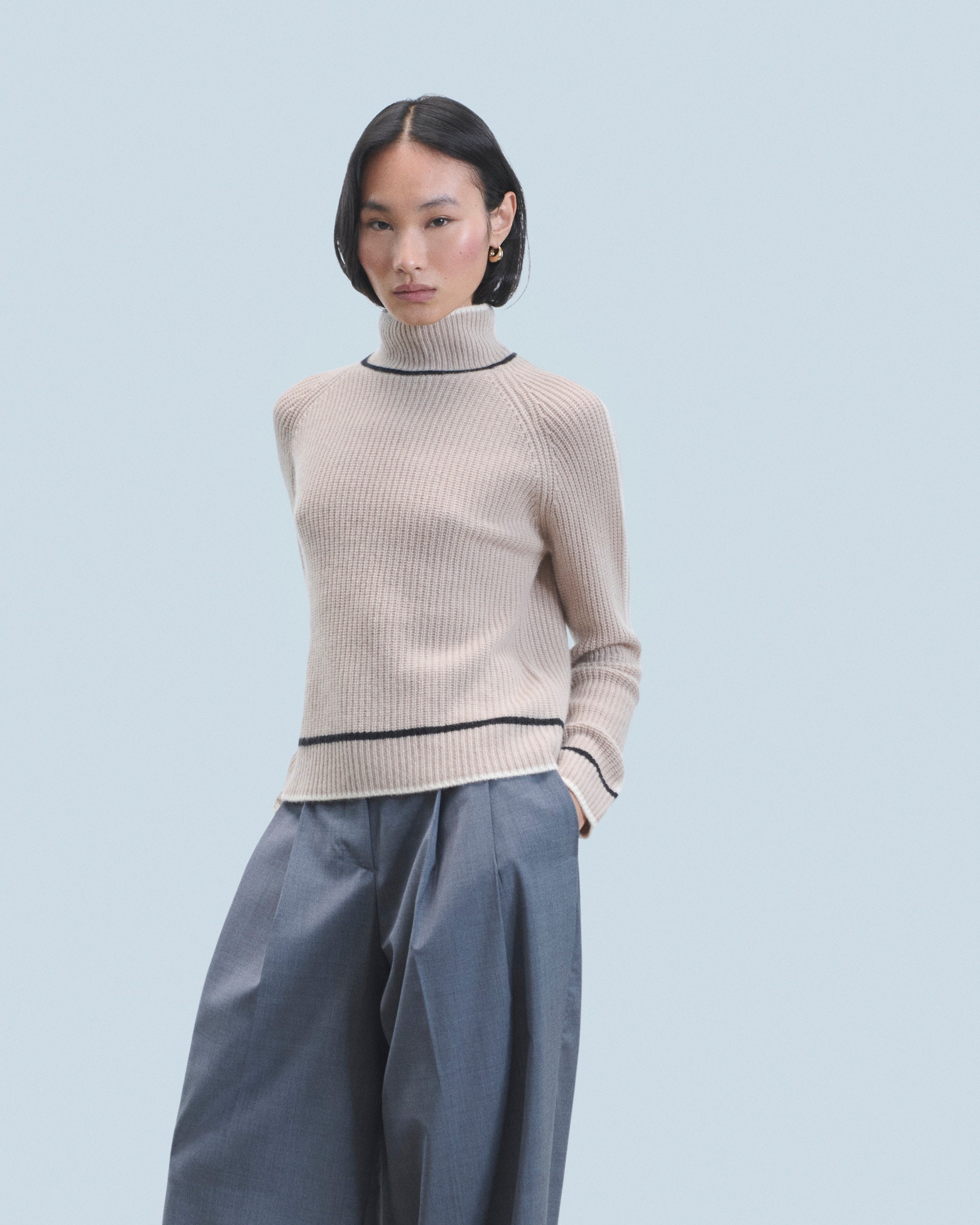 ICED SAND / NEW / QTY : 13 / Pull Col Montant Tricolore Maille Perlée - Iced Sand