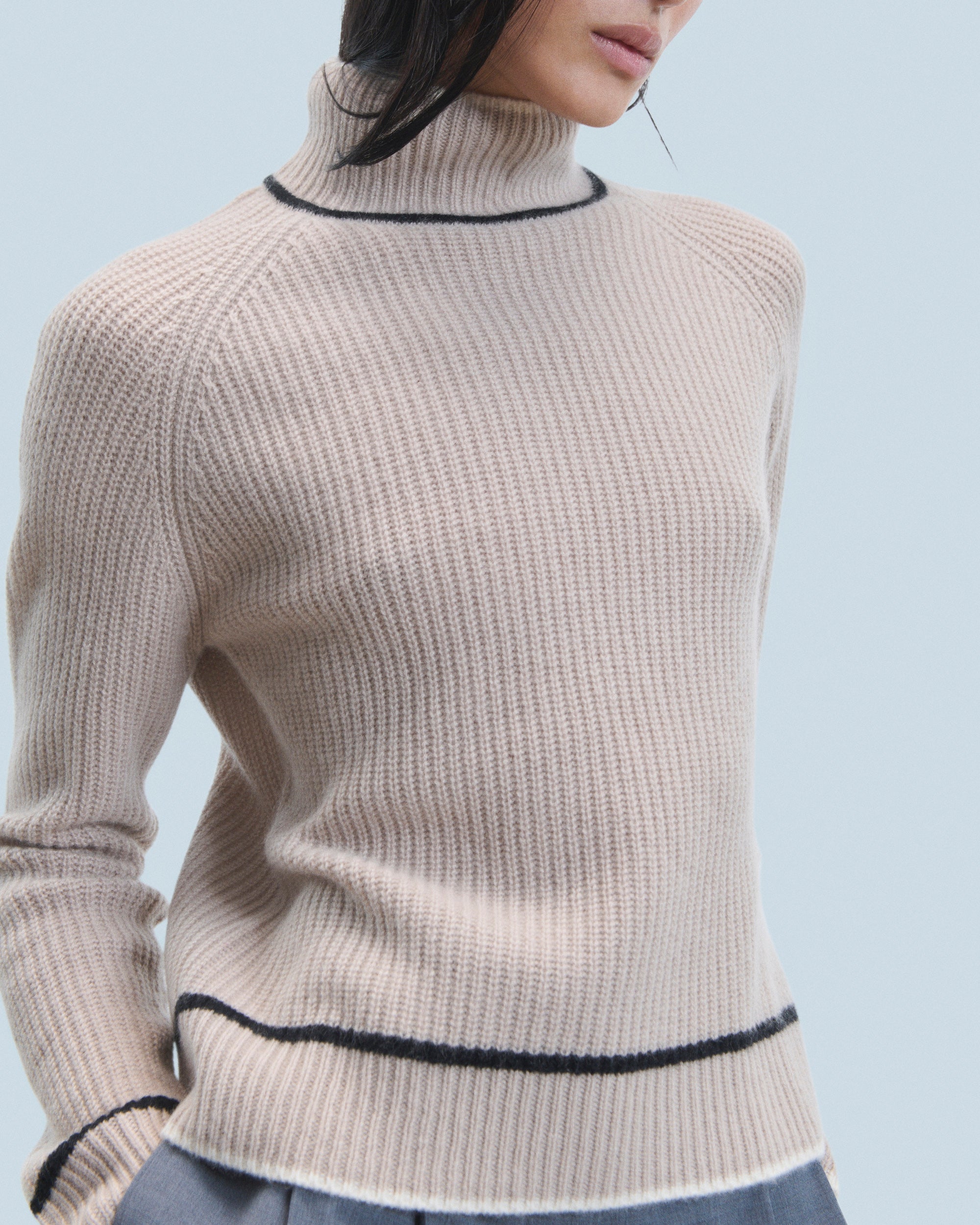 ICED SAND / NEW / QTY : 13 / Pull Col Montant Tricolore Maille Perlée - Iced Sand