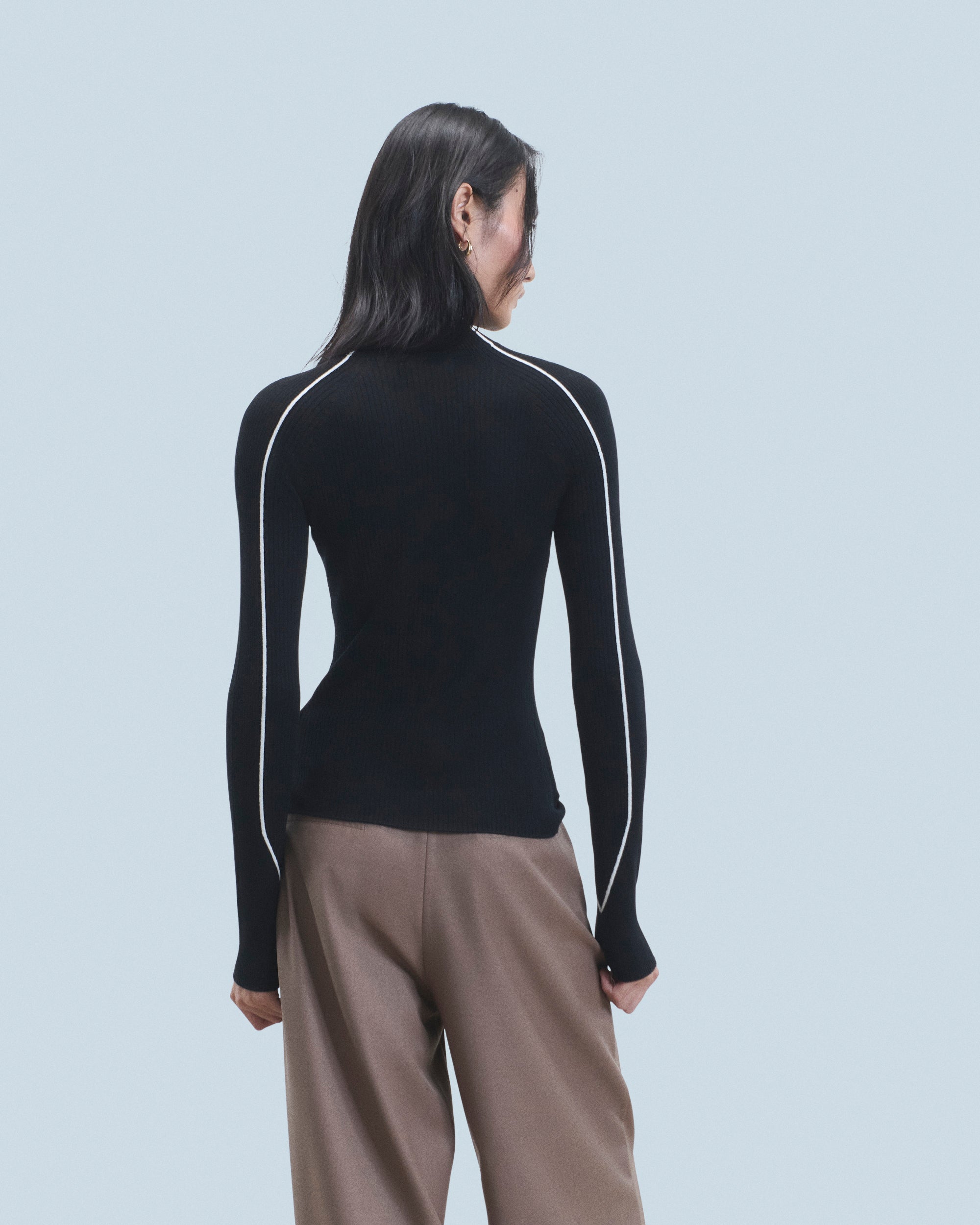 NOIR / NEW / QTY : 6 / Pull Col Montant - Noir