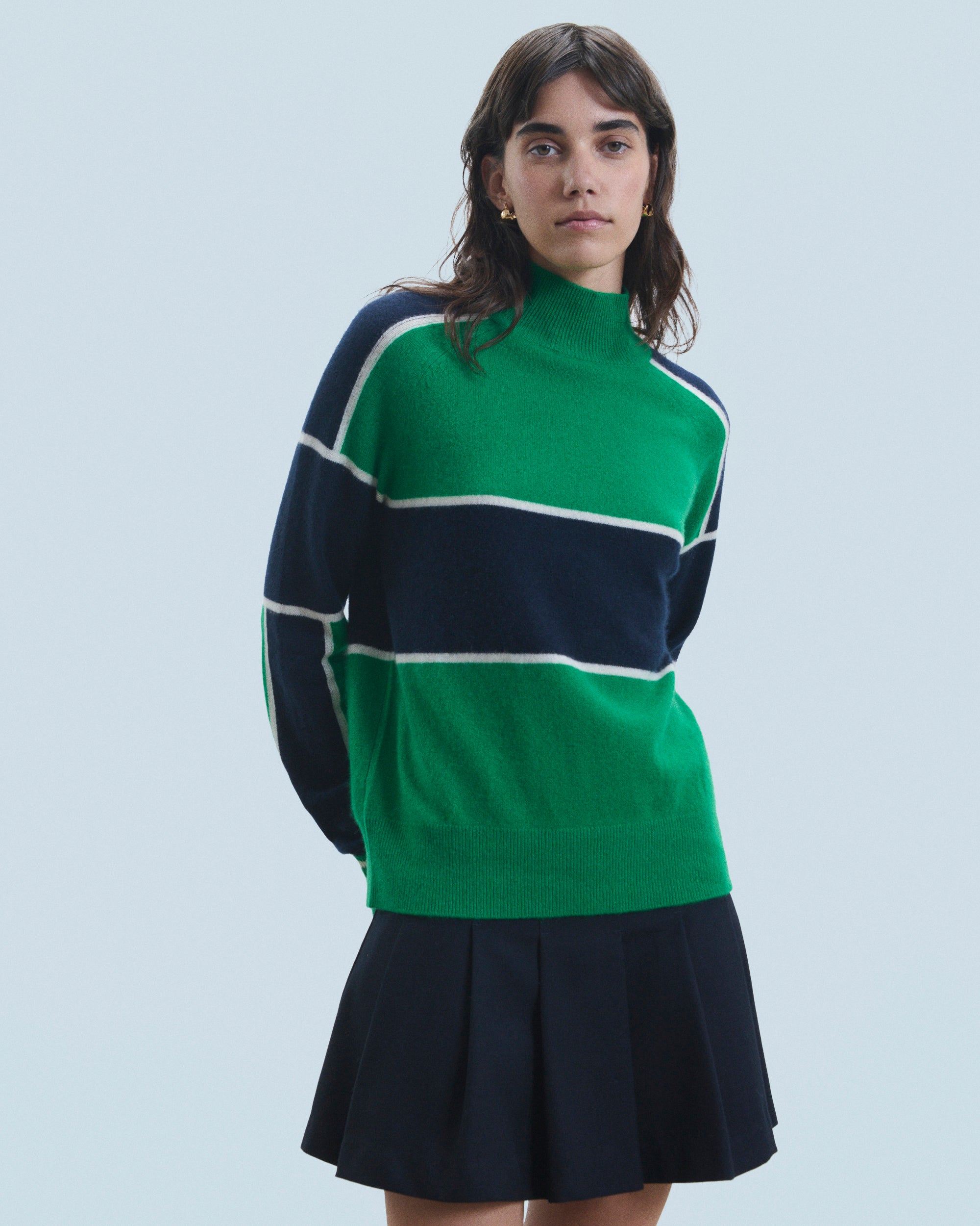 MOUNTAIN GREEN / NEW / QTY : 26 / Pull Col Montant Bandes - Mountain Green