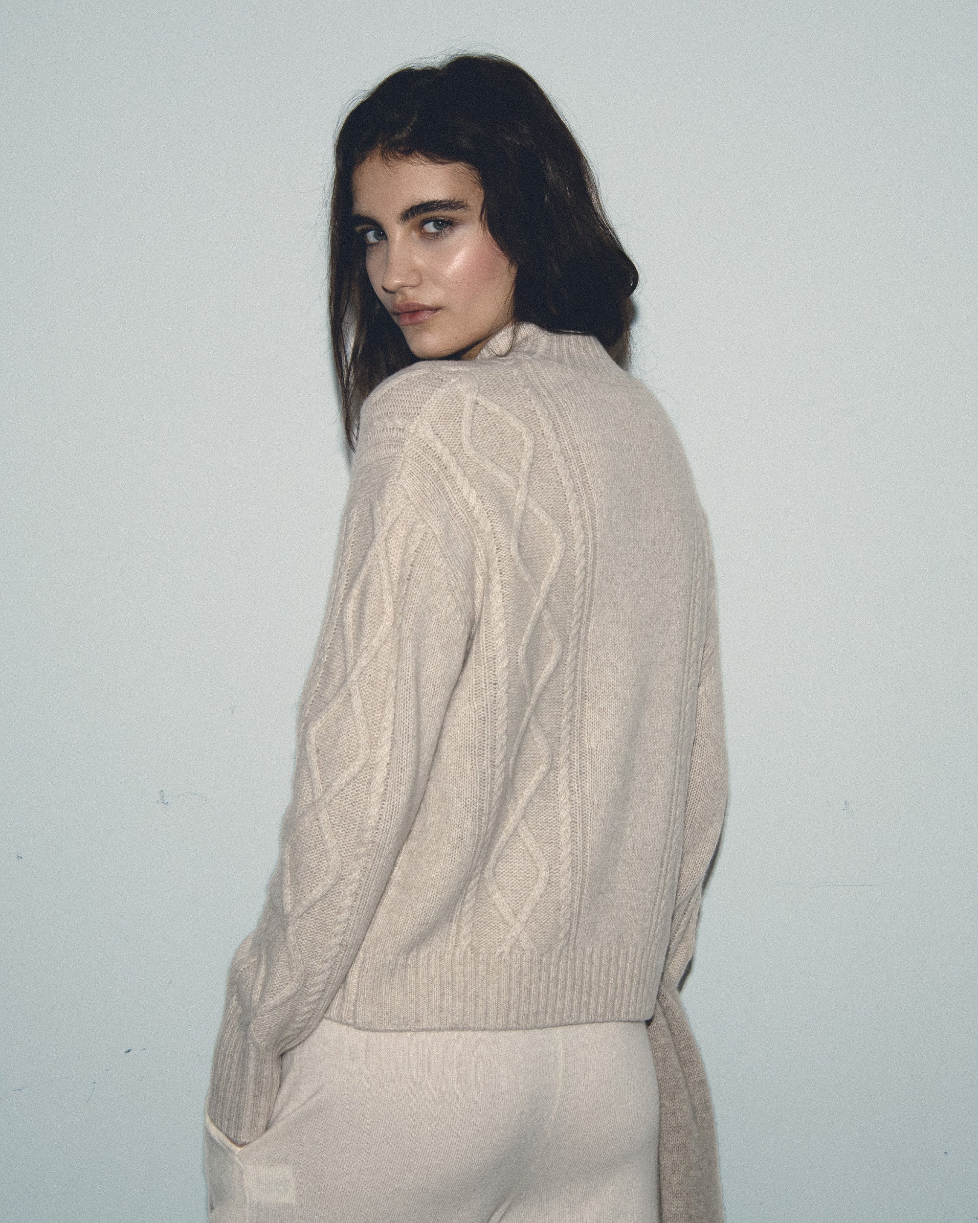 BEIGE MOULINE / DJV / QTY : 10 / Pull Col Montant Torsades - Beige Mouline