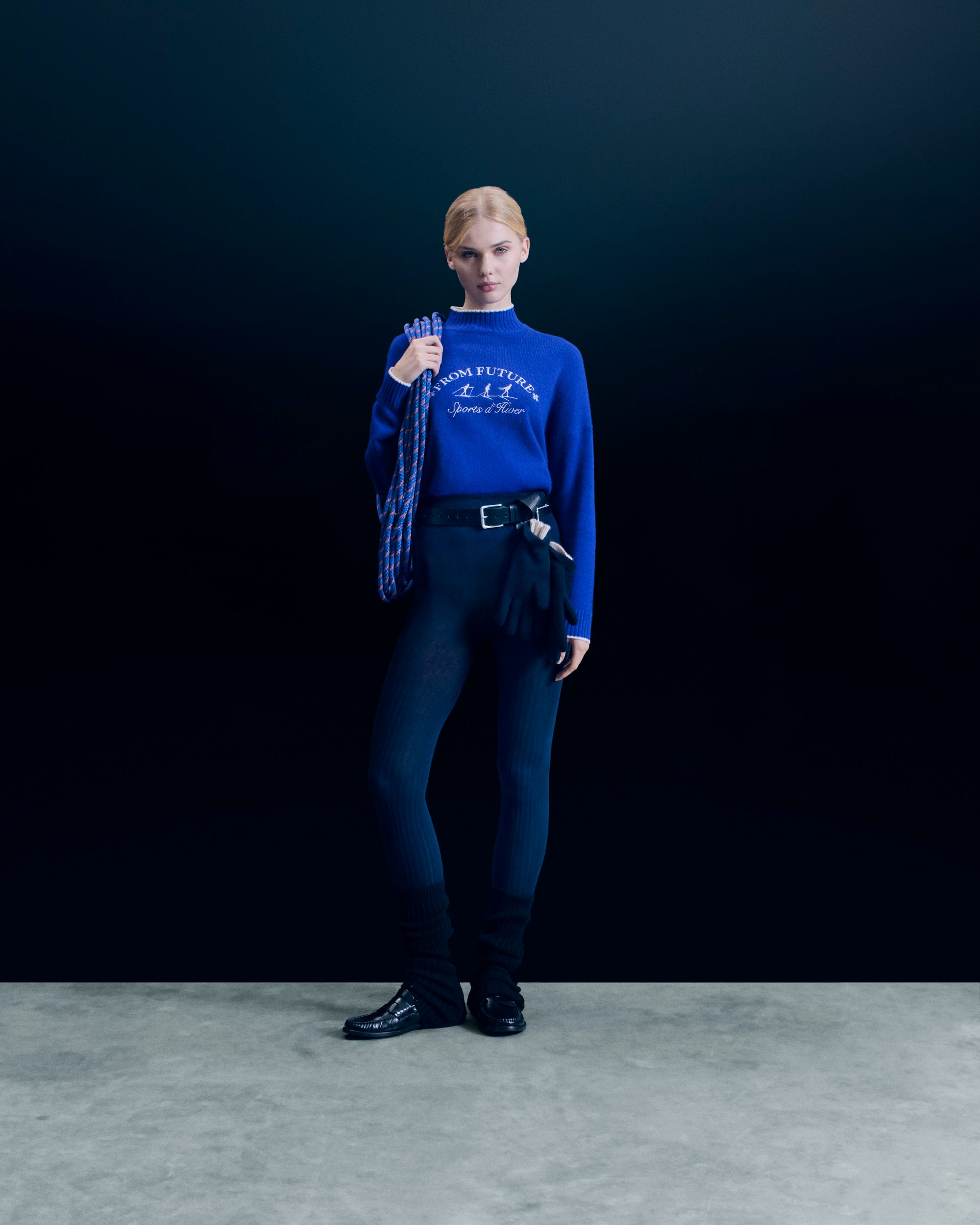 POP BLUE / NEW / QTY : 54 / Pull Col Montant Sport D'hiver - Pop Blue