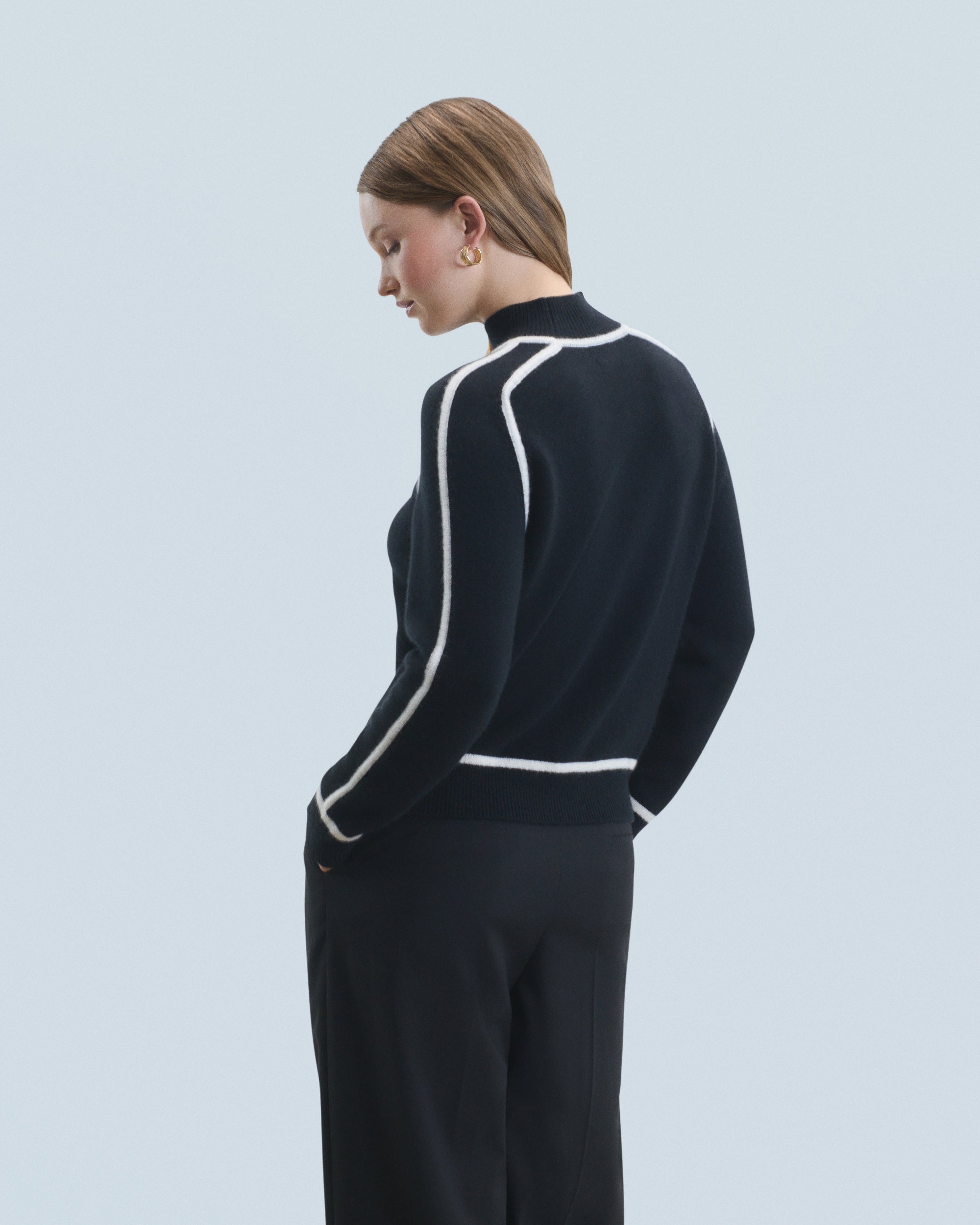 NOIR / NEW / QTY : 1 / Pull Col Montant - Noir