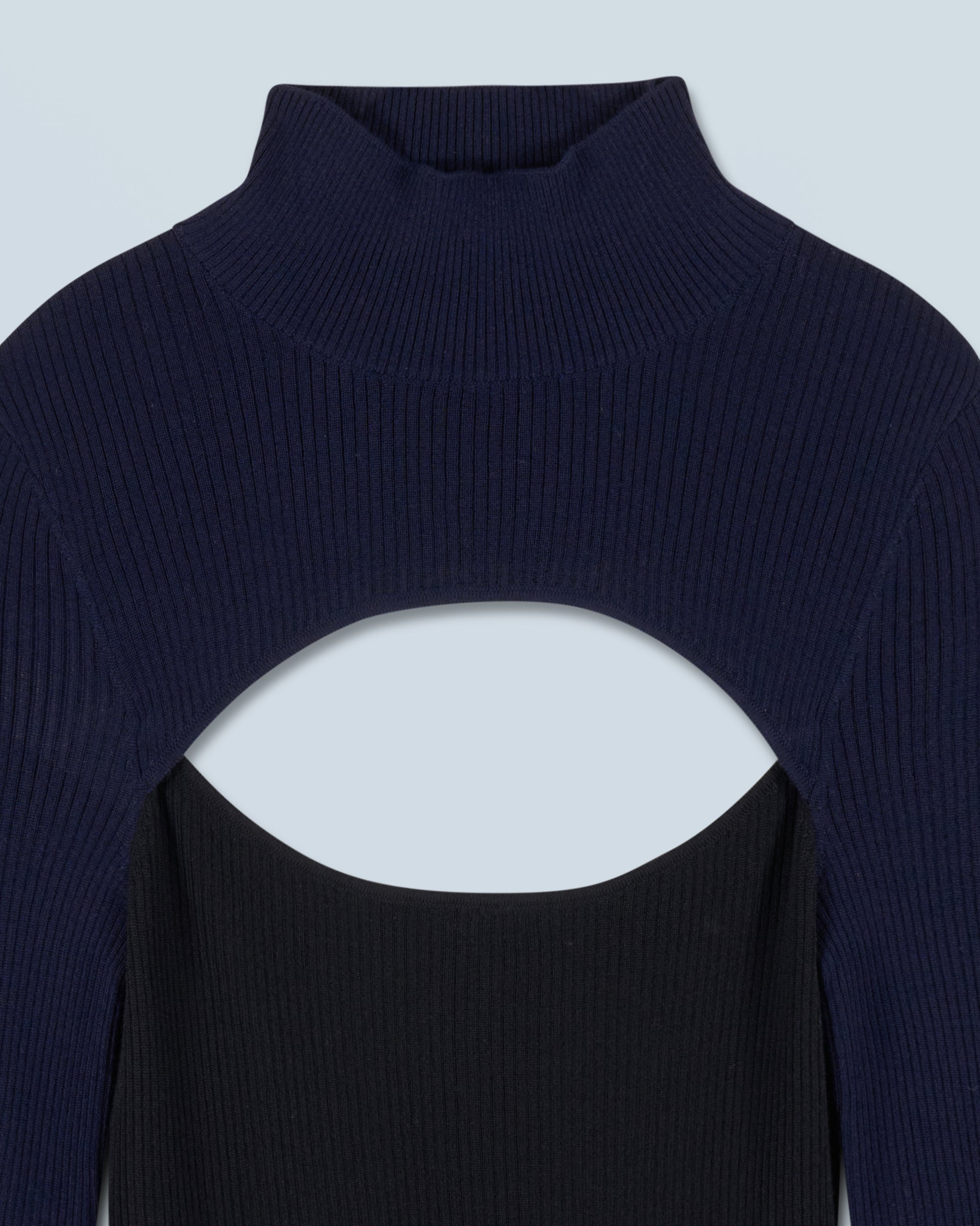 NOIR / NEW / QTY : 0 / Pull Col Montant - Noir