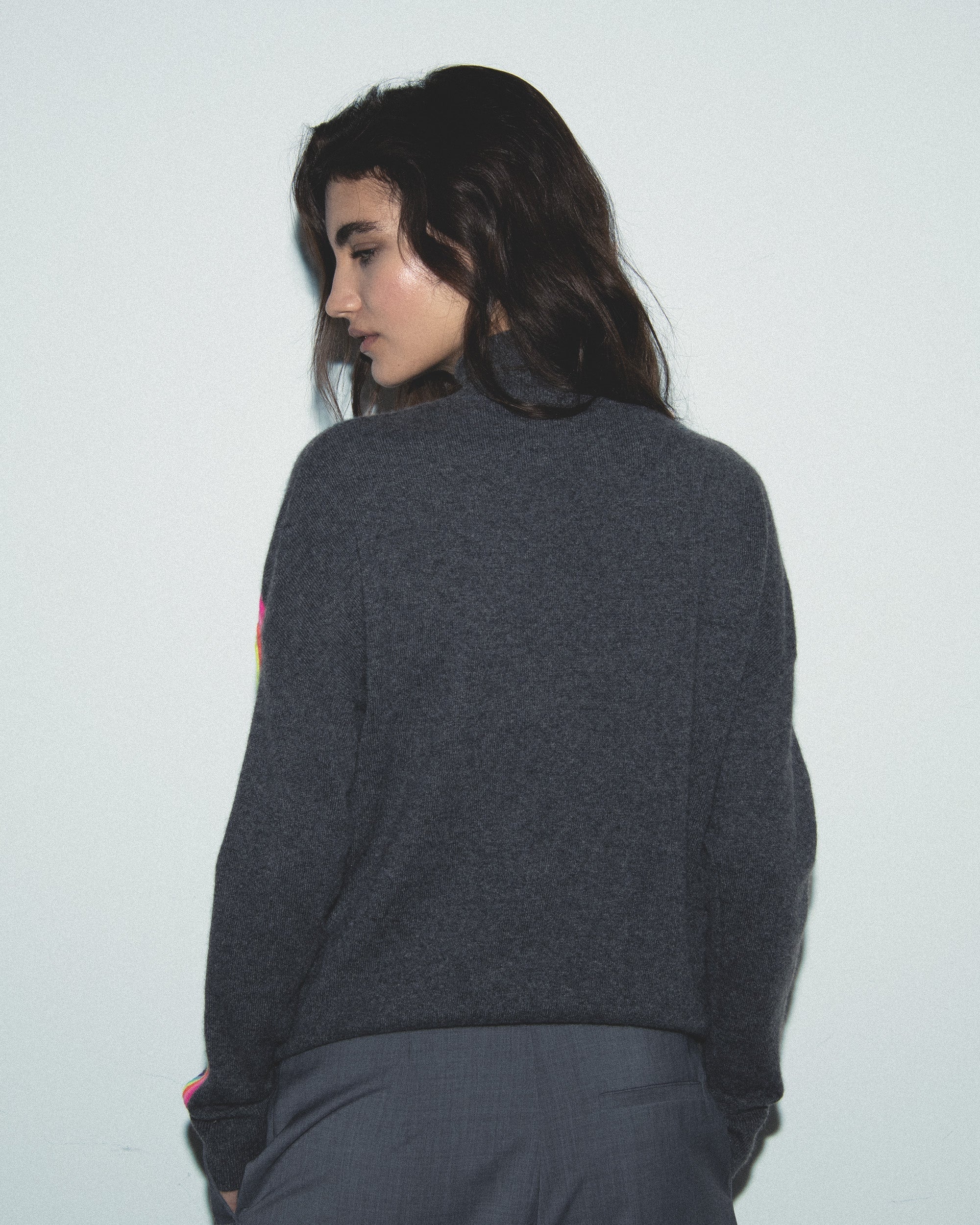 ANTHRACITE / DJV / QTY : 1 / Pull Col Rond - Anthracite