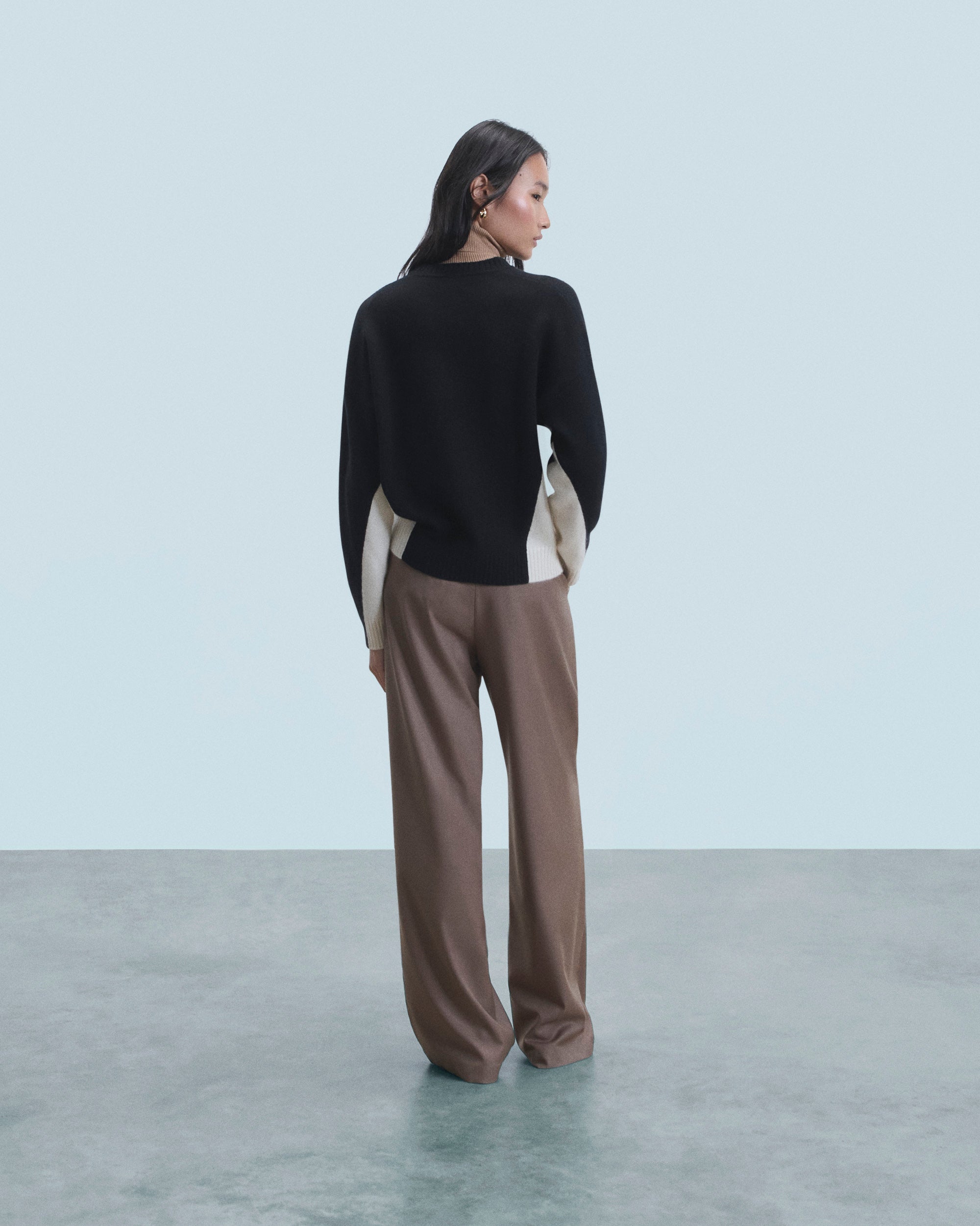 NOIR / DJV / QTY : 8 / Pull Col Rond - Noir