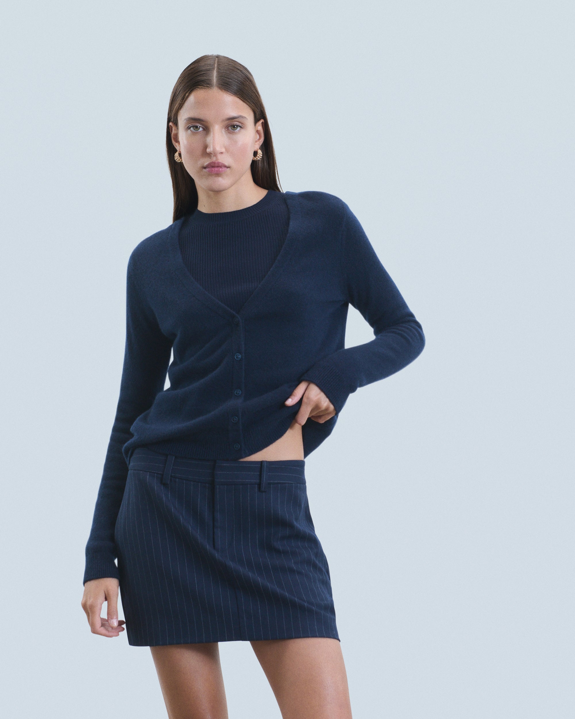 NAVY / NEW / QTY : 14 / Pull Col Rond Dos Nu à Boutons - Navy