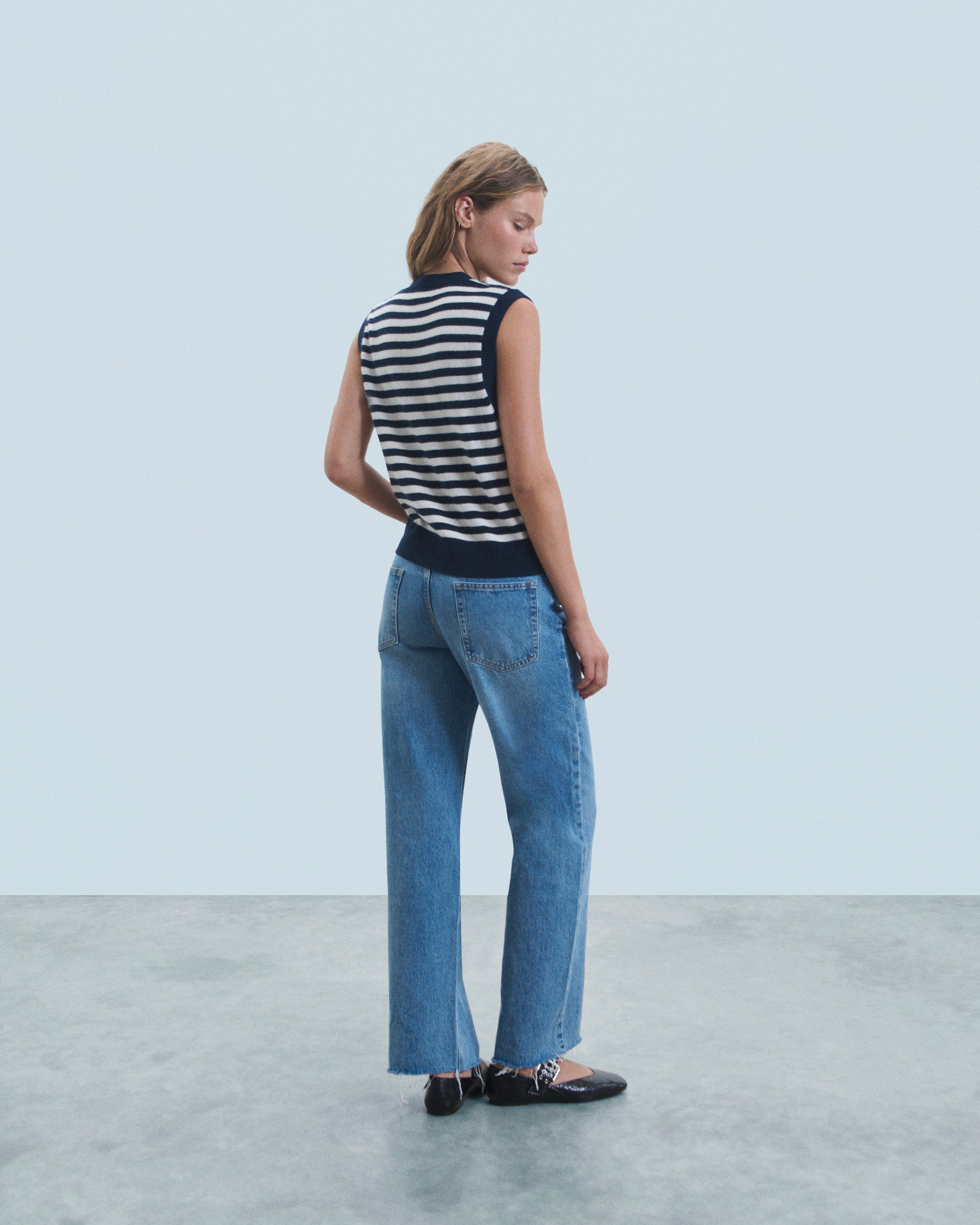 NAVY / DJV / QTY : 2 / Pull Sans Manches - Navy