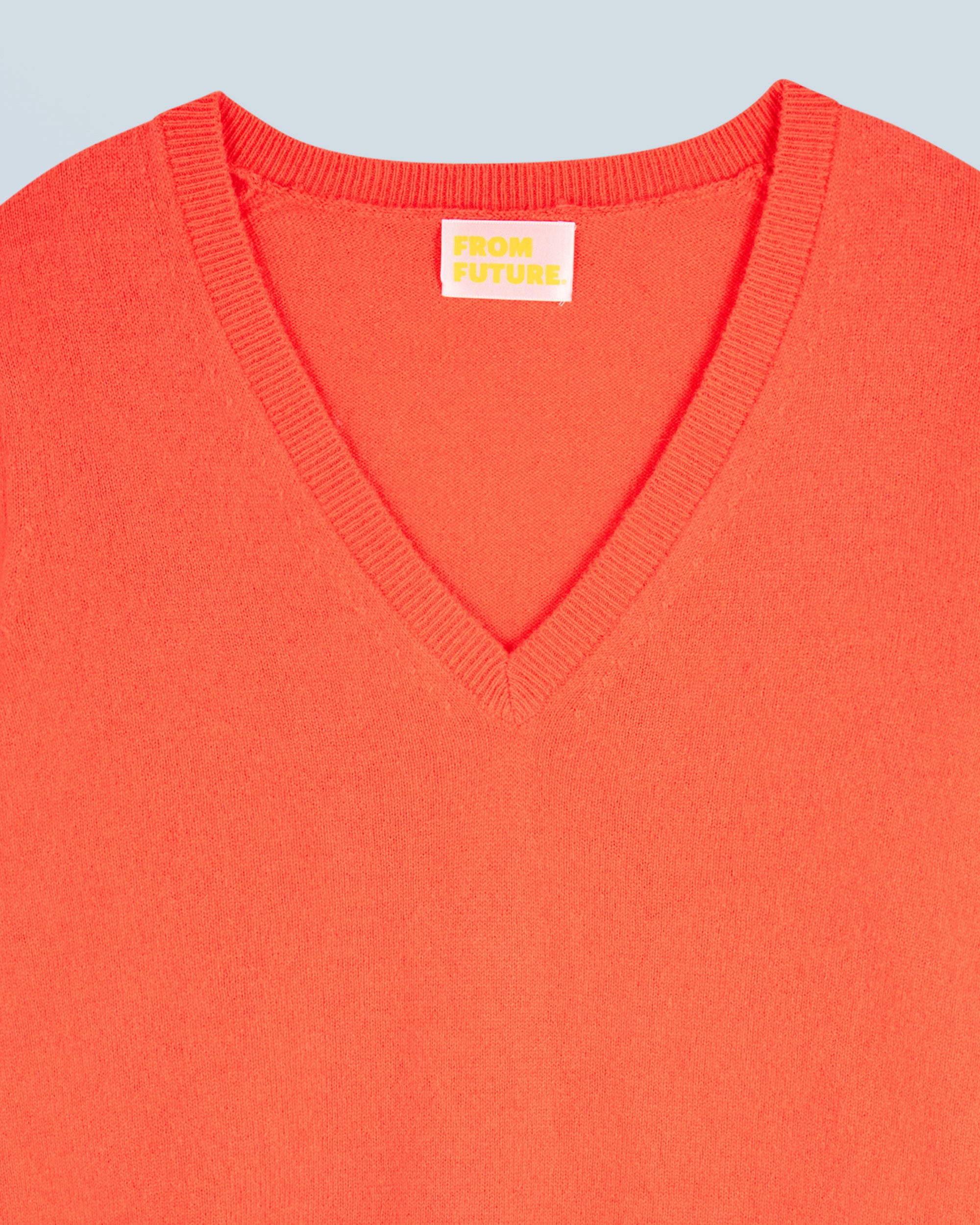 UTOPIC CORAIL / NEW / QTY : 19 / Pull Col V Basique - Utopic Corail