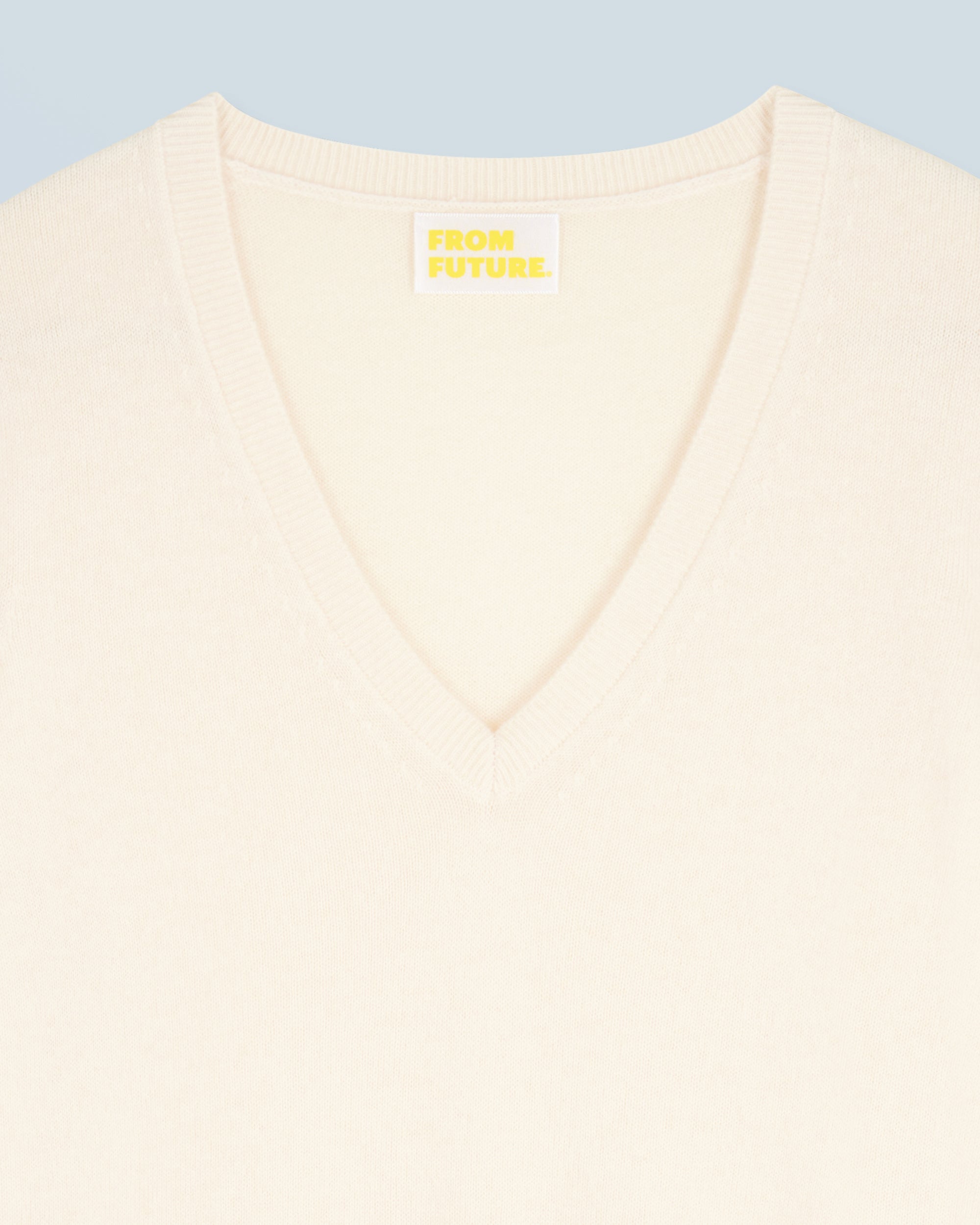ECRU / NEW / QTY : 42 / Pull Col V Basique - Ecru