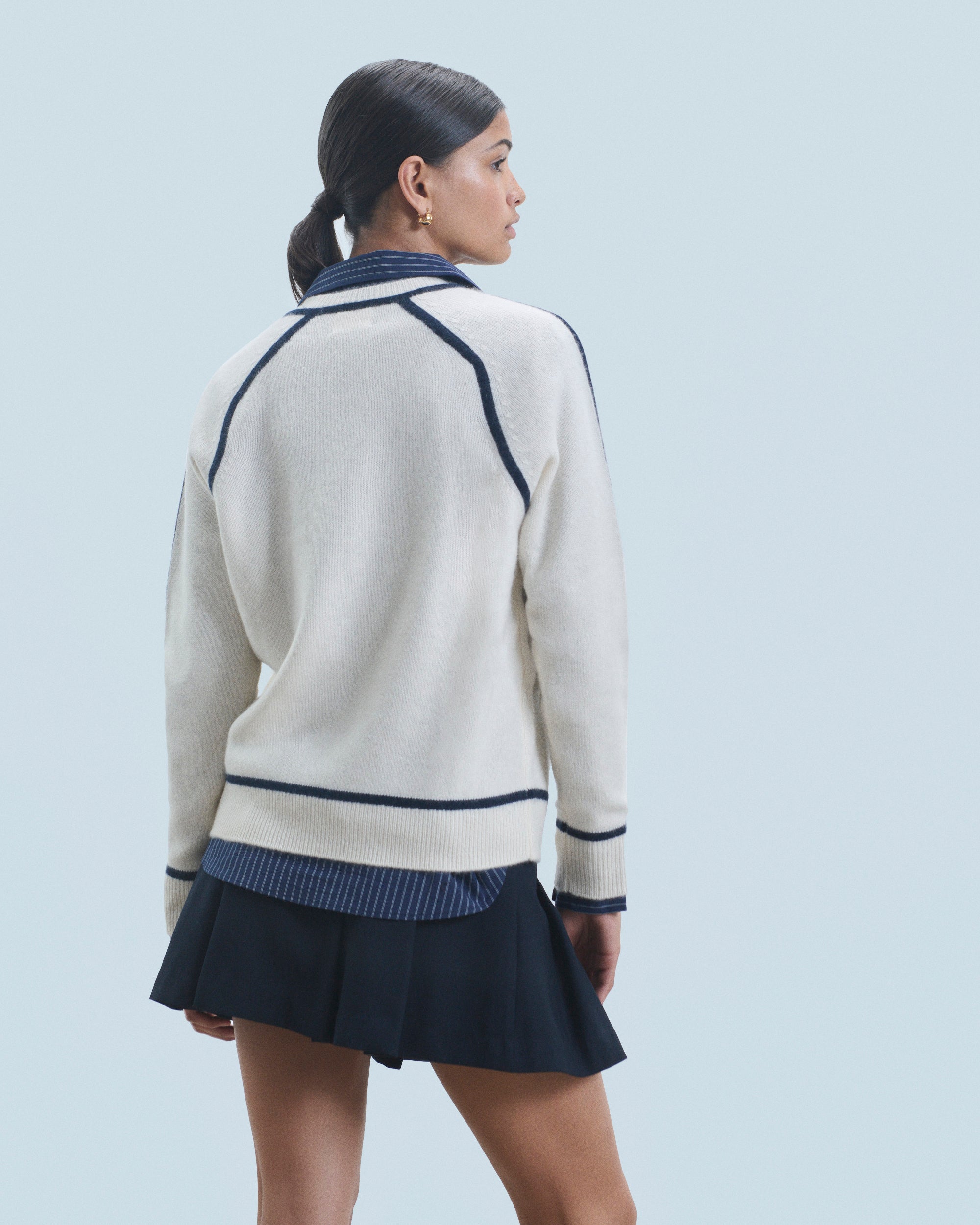 ECRU / NEW / QTY : 7 / Pull Col V - Ecru