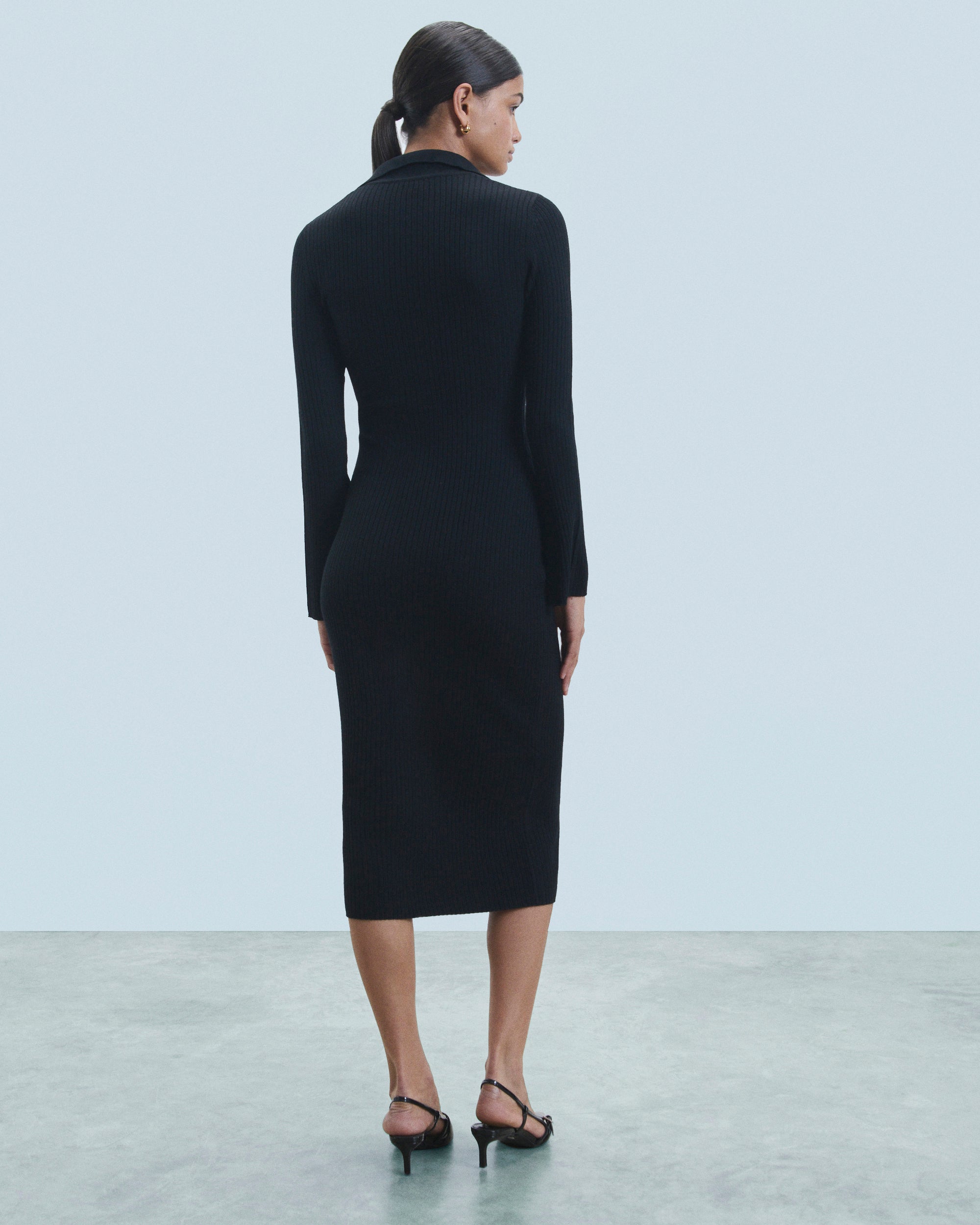 NOIR / NEW / QTY : 99 / Robe Longue Manche Longue Col Polo - Noir