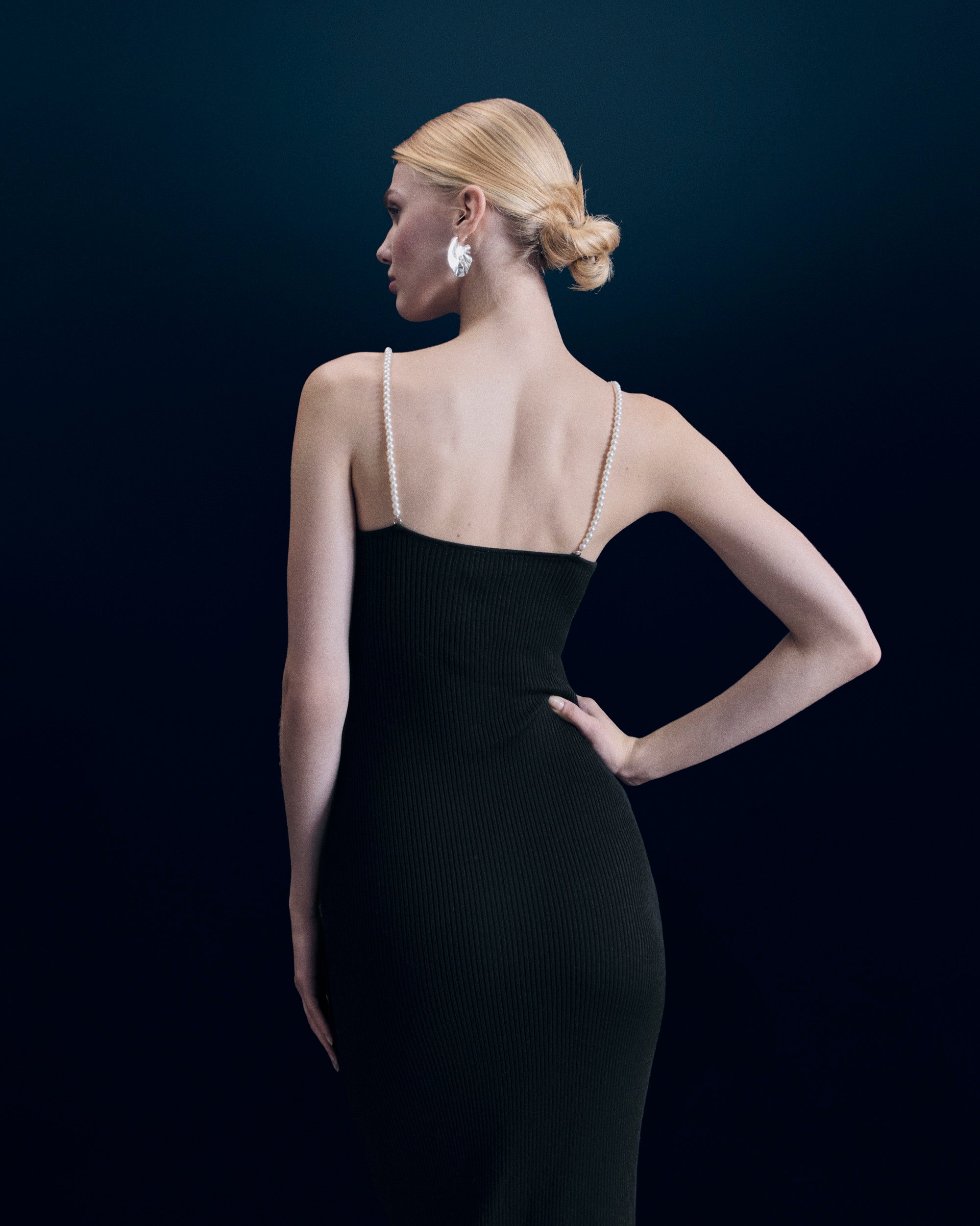 NOIR / NEW / QTY : 85 / Robe Longue Bretelle - Noir