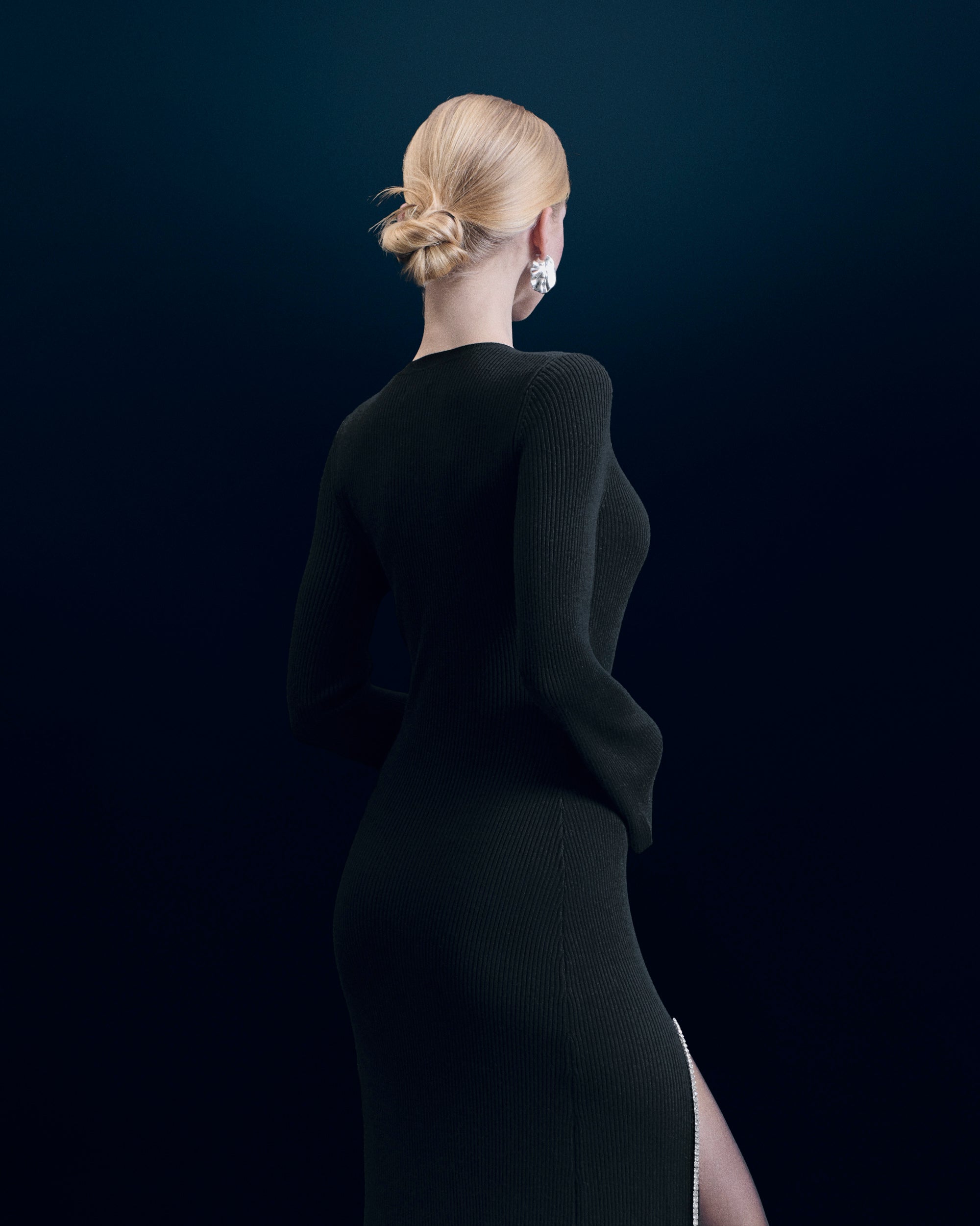NOIR / NEW / QTY : 106 / Robe Longue Manches Longues - Noir