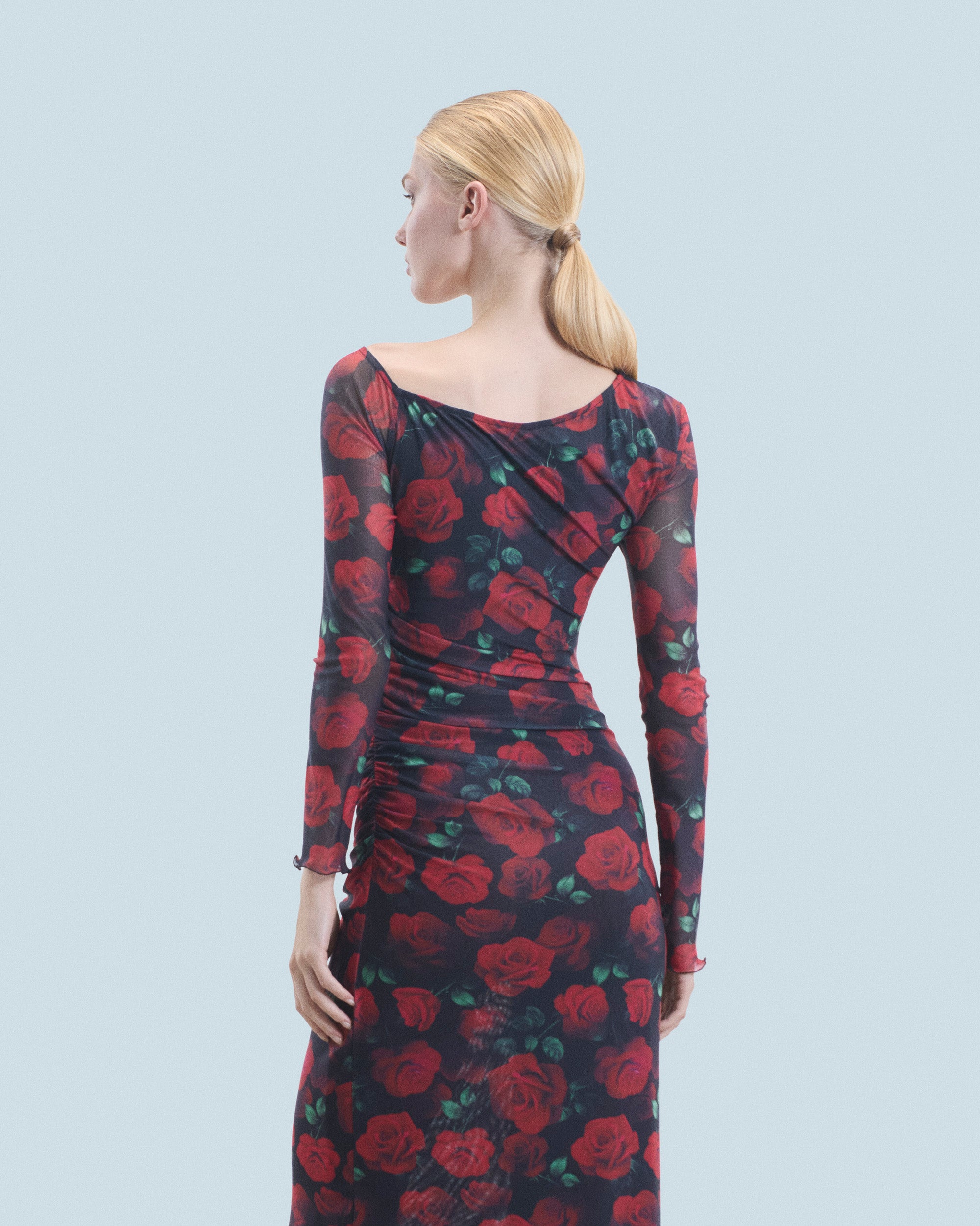 PASSIONATE ROSES / NEW / QTY : 66 / Robe Longue Asymetrique - Passionate Roses