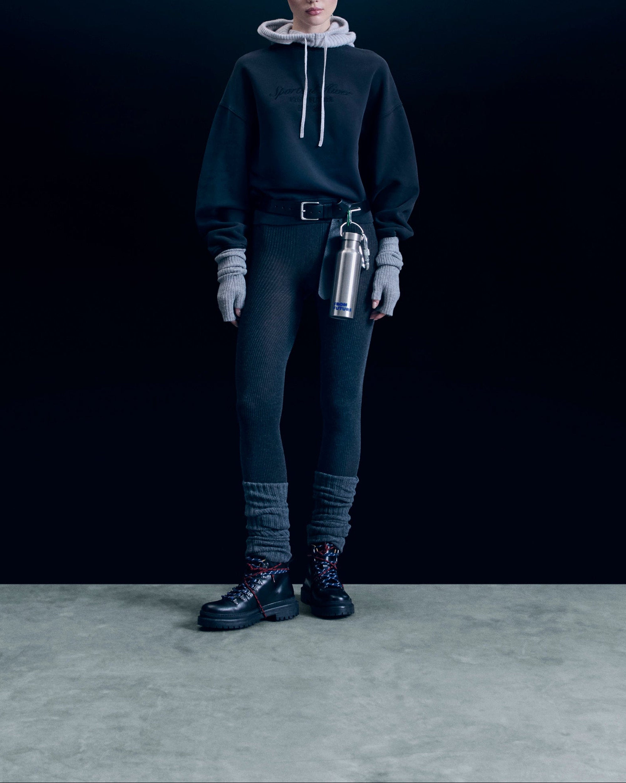 Hoodie Ski Club - Washed Black