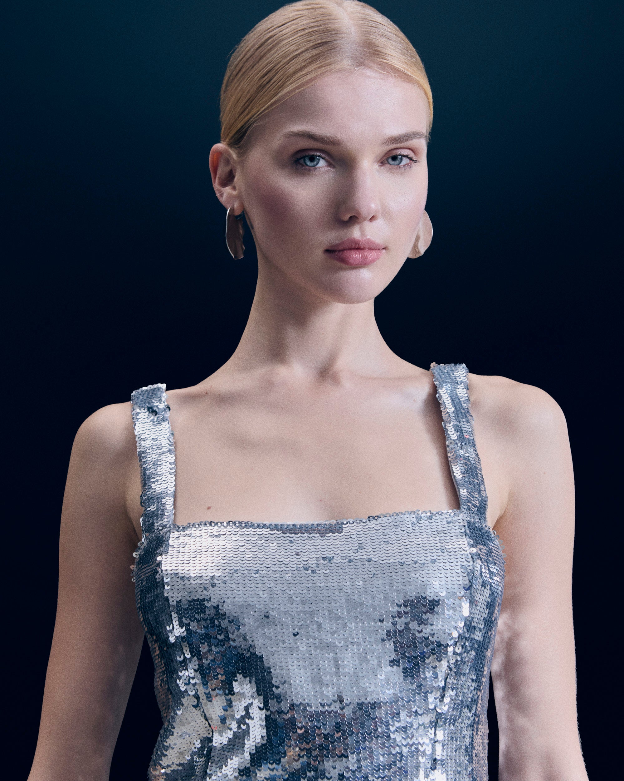 Y. ONLY PORTE / SILVER / NEW / QTY : 121 / Top Bretelle Sequins - Silver